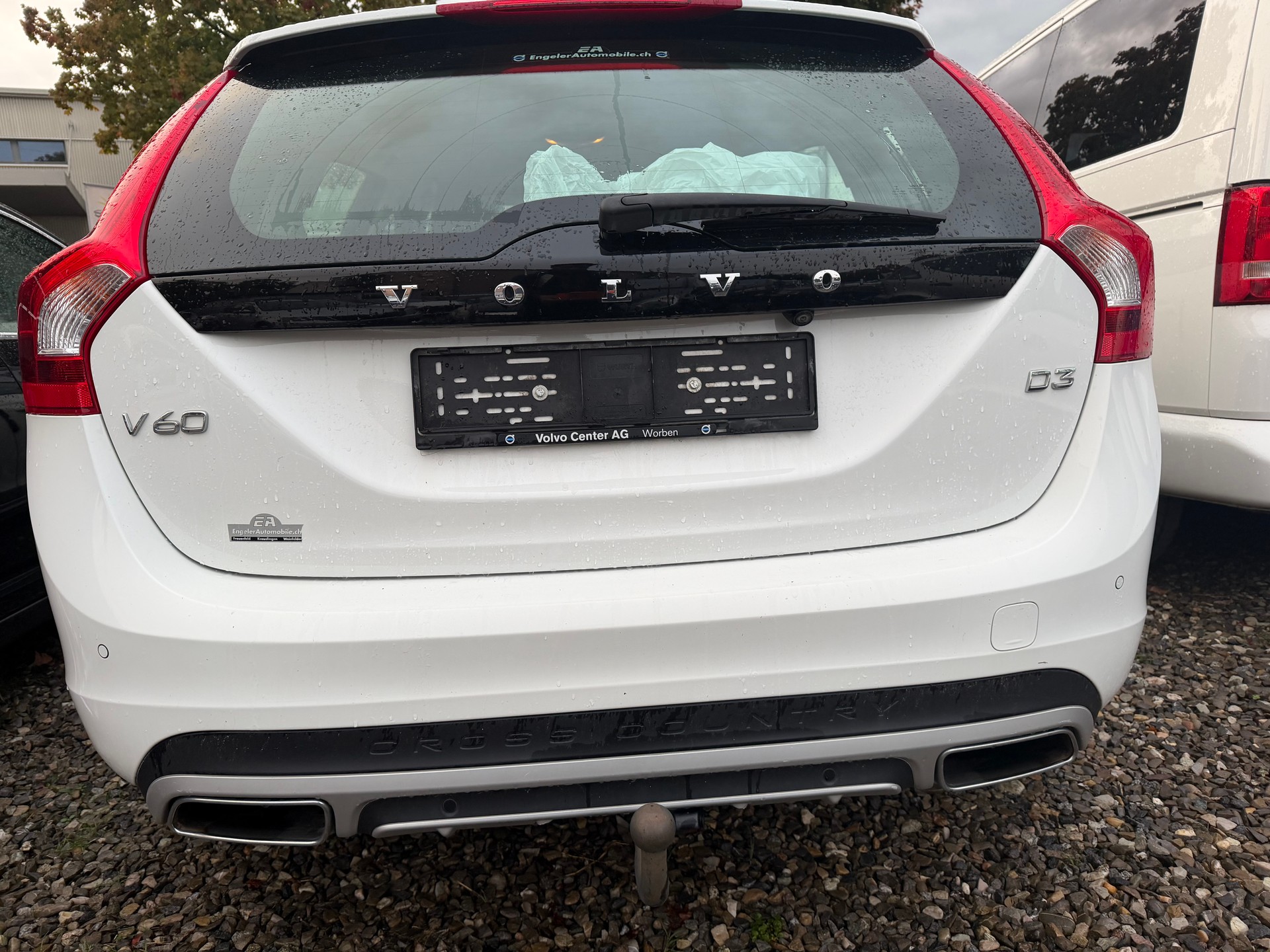 VOLVO V60 Cross Country D4 AWD Momentum Geartronic-image-4