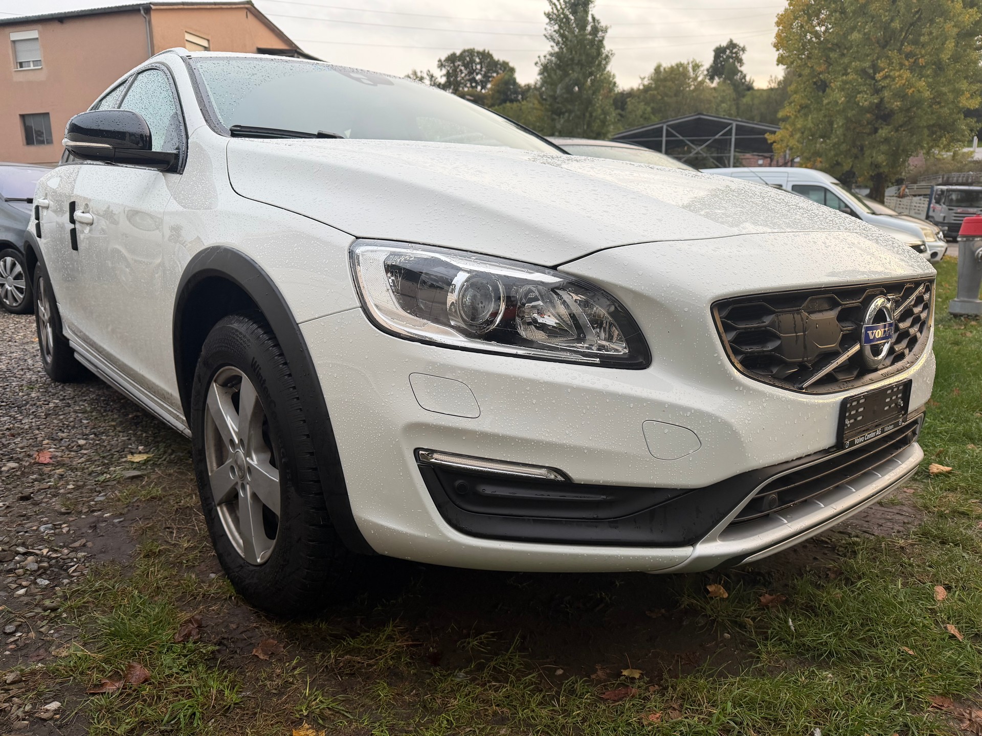 VOLVO V60 Cross Country D4 AWD Momentum Geartronic-image-1