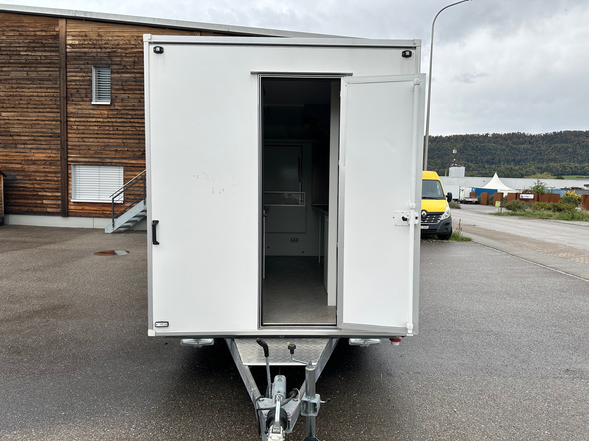 DALTEC Cargo 25 Food Truck-image-5