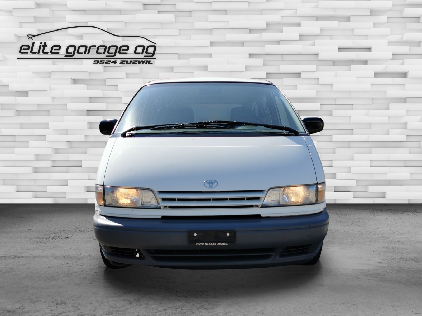 TOYOTA Previa XE 4x2-image-1