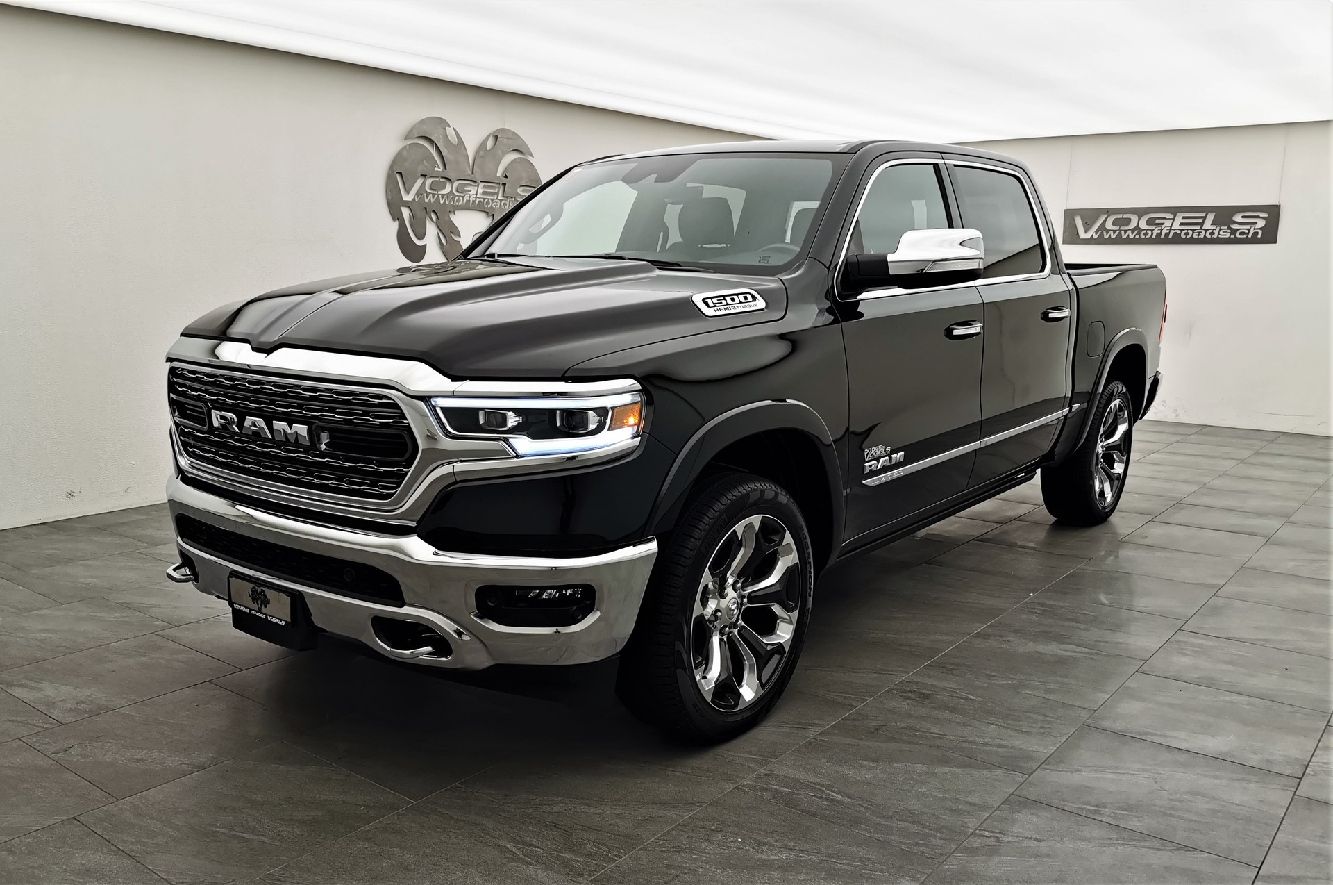 DODGE Ram 1500 5.7 V8 Limited eTorque Crew Cab-image-0