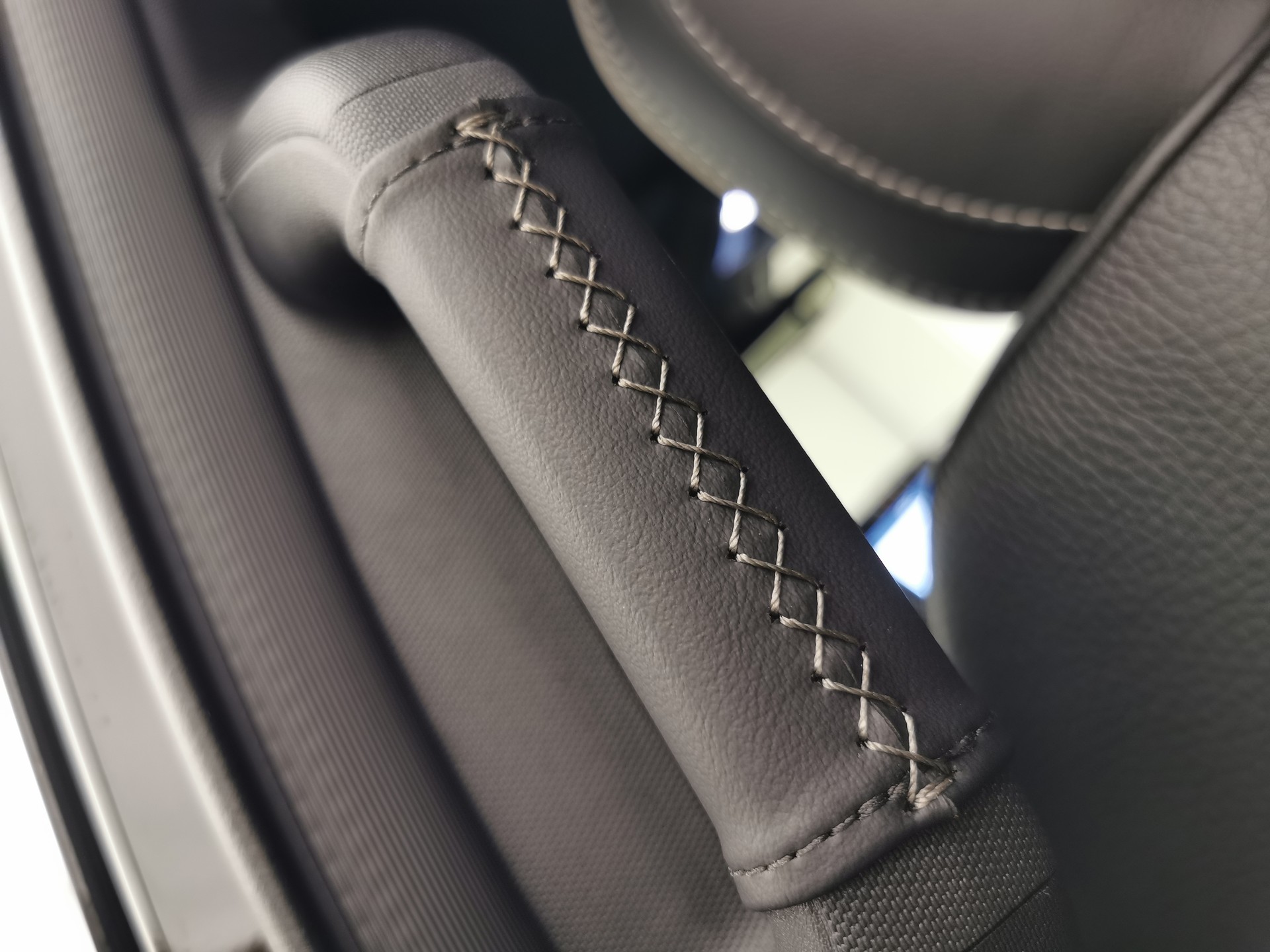 DODGE Ram 1500 5.7 V8 Limited eTorque Crew Cab-image-12