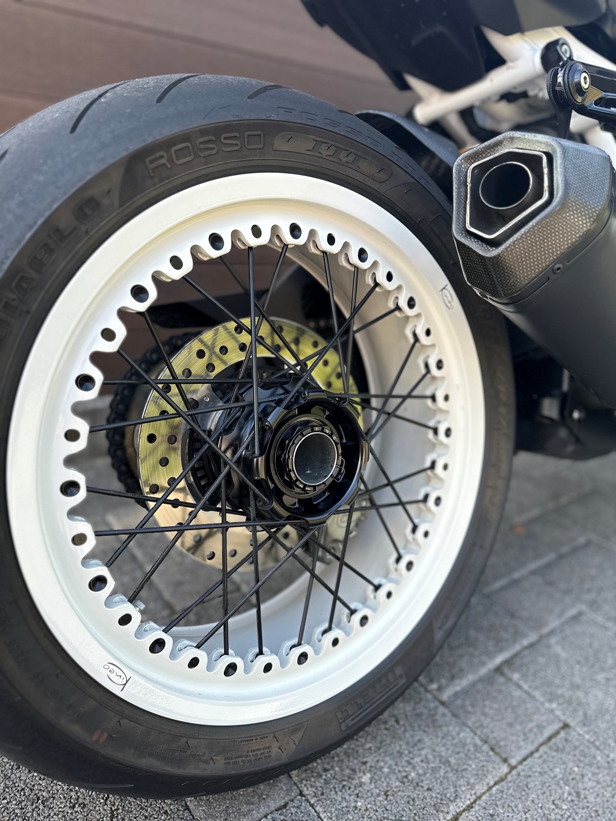 DUCATI Monster 1200 S-showroom-element-3