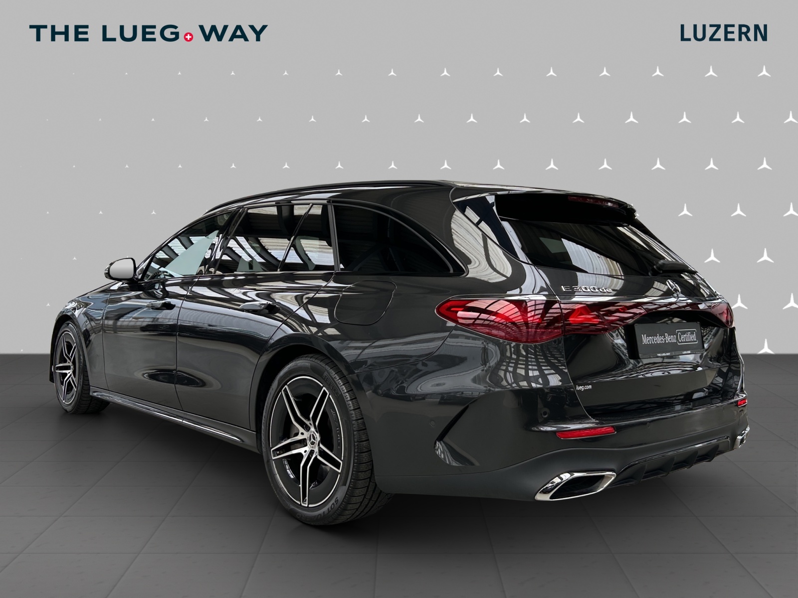 MERCEDES-BENZ E 300 de 4Matic AMG Line 9G-Tronic-image-4