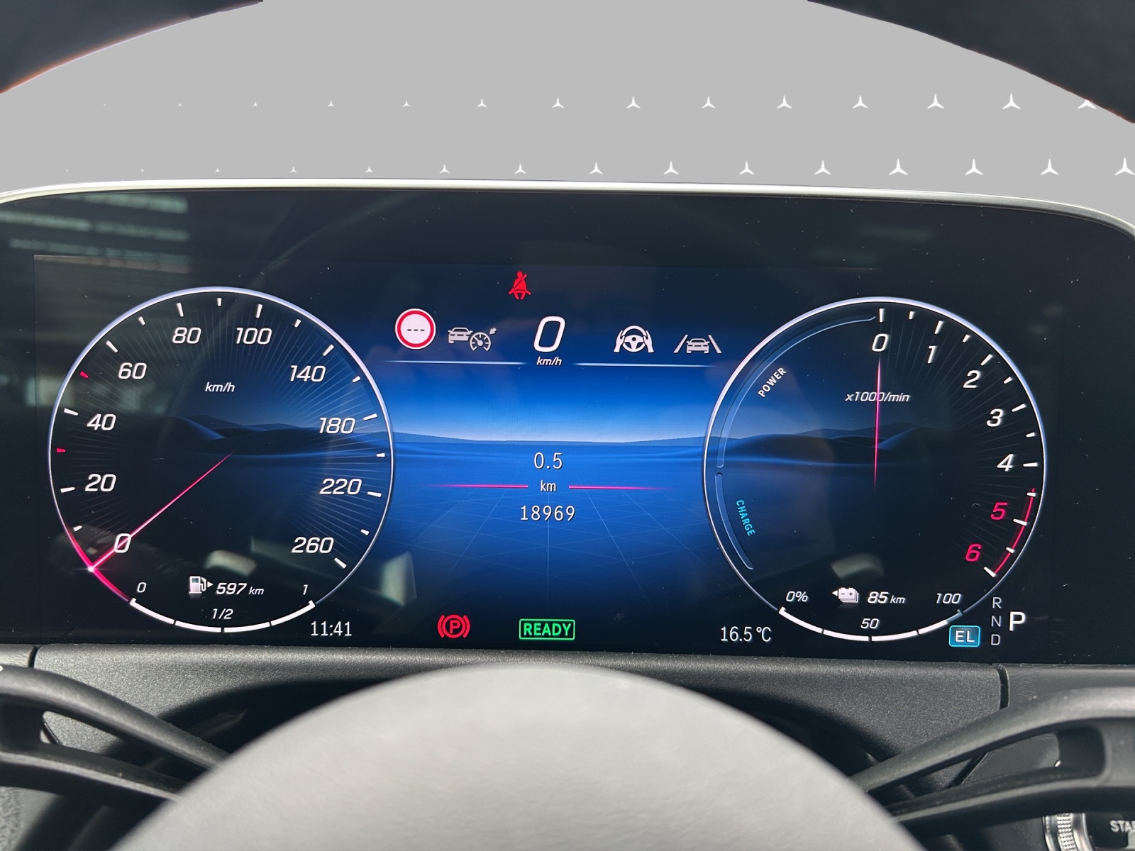 MERCEDES-BENZ E 300 de 4Matic AMG Line 9G-Tronic-image-12