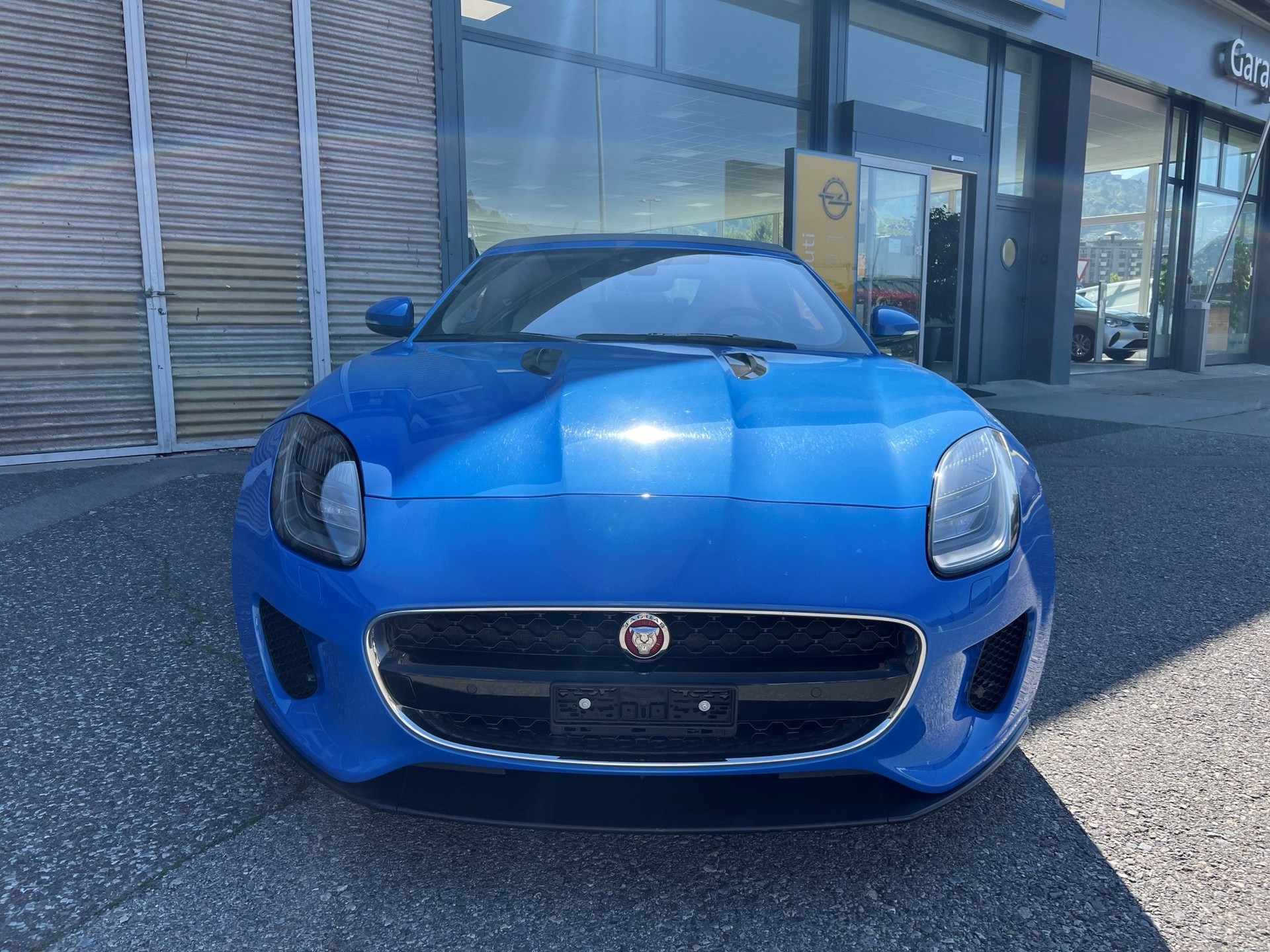 JAGUAR F-Type Convertible 2.0 I4 Automatik-image-1