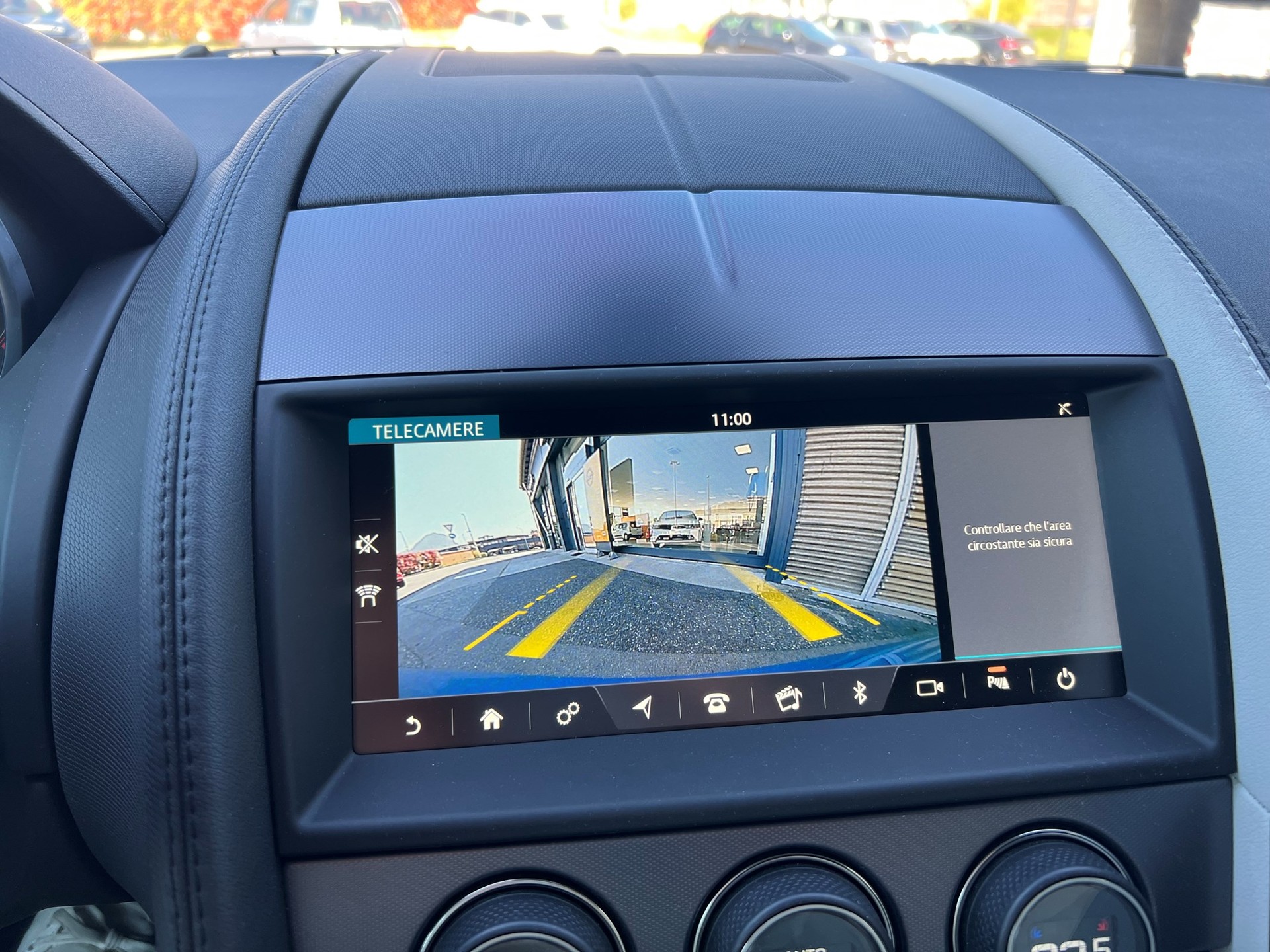 JAGUAR F-Type Convertible 2.0 I4 Automatik-image-12