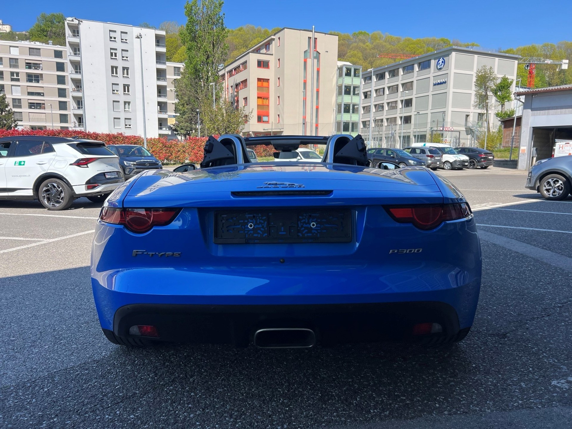 JAGUAR F-Type Convertible 2.0 I4 Automatik-image-5