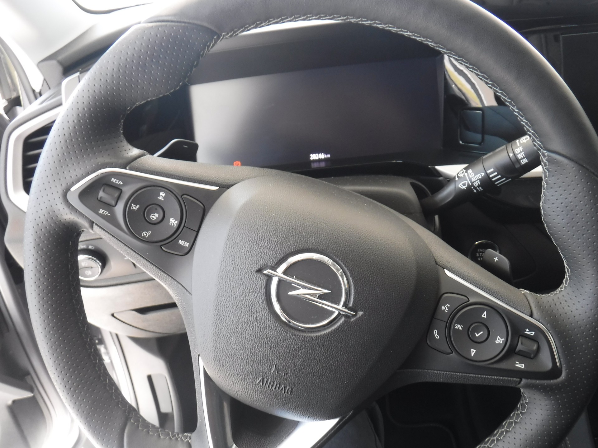 OPEL Grandland 1.6 Hybrid4 GSe Automatik-image-6