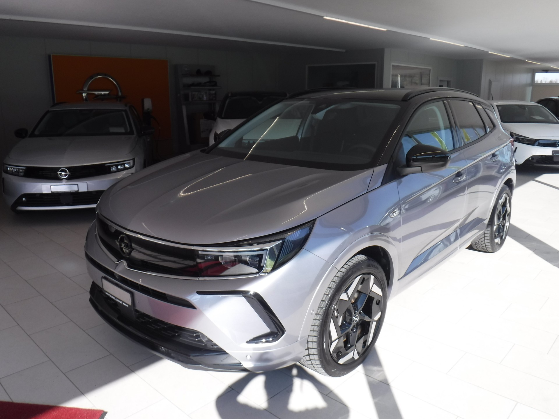 OPEL Grandland 1.6 Hybrid4 GSe Automatik-image-1