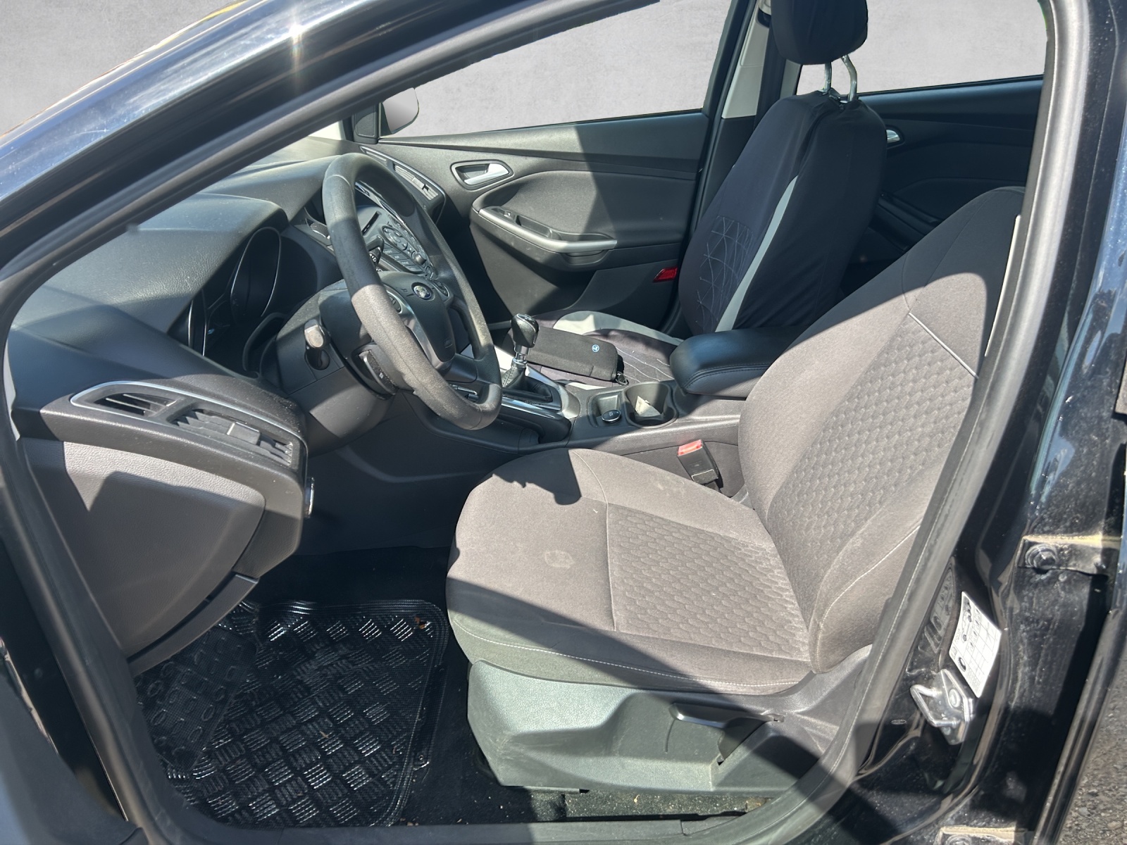FORD Focus 1.0 SCTi Trend-image-9