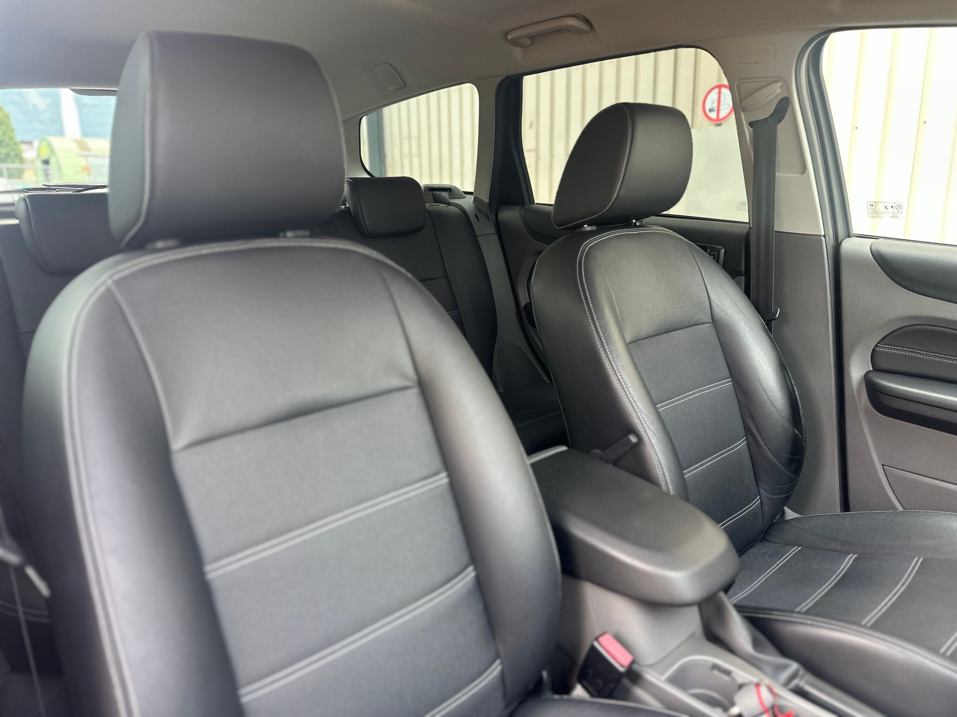 FORD Focus 2.0 TDCi Titanium PowerShift-image-11