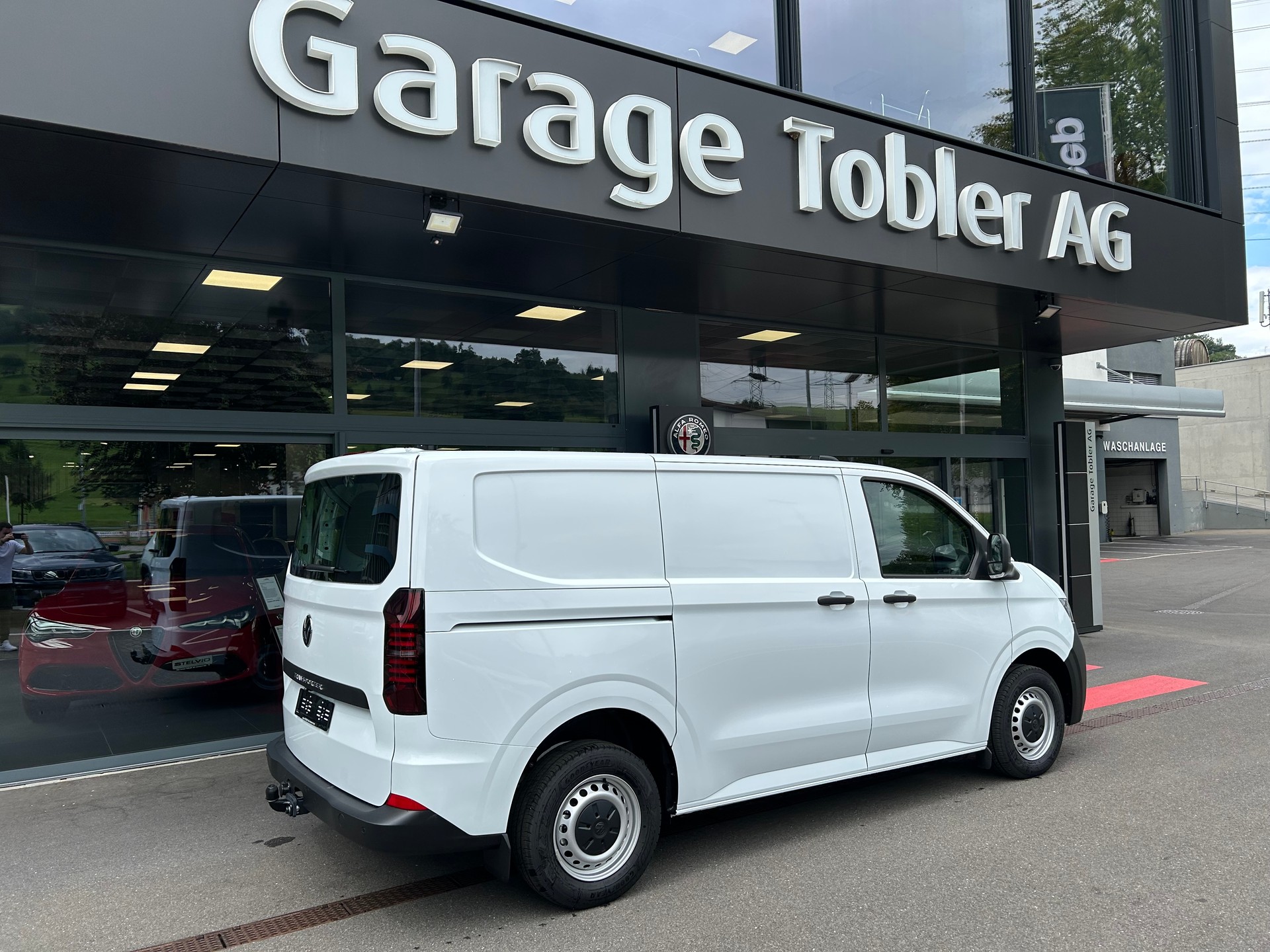 VW Transporter 2.0 TDI Automat-showroom-element-2
