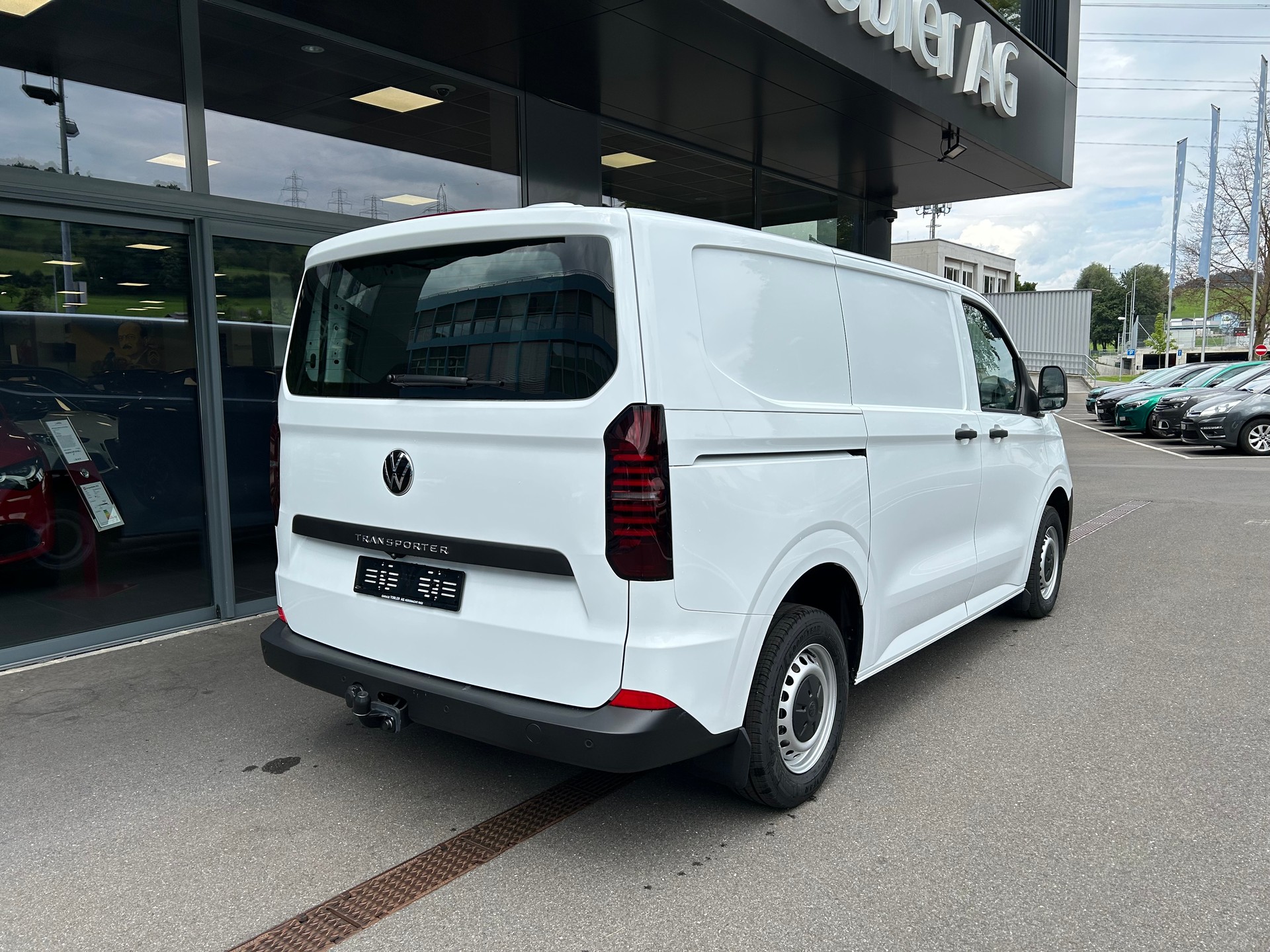 VW Transporter 2.0 TDI Automat-showroom-element-3