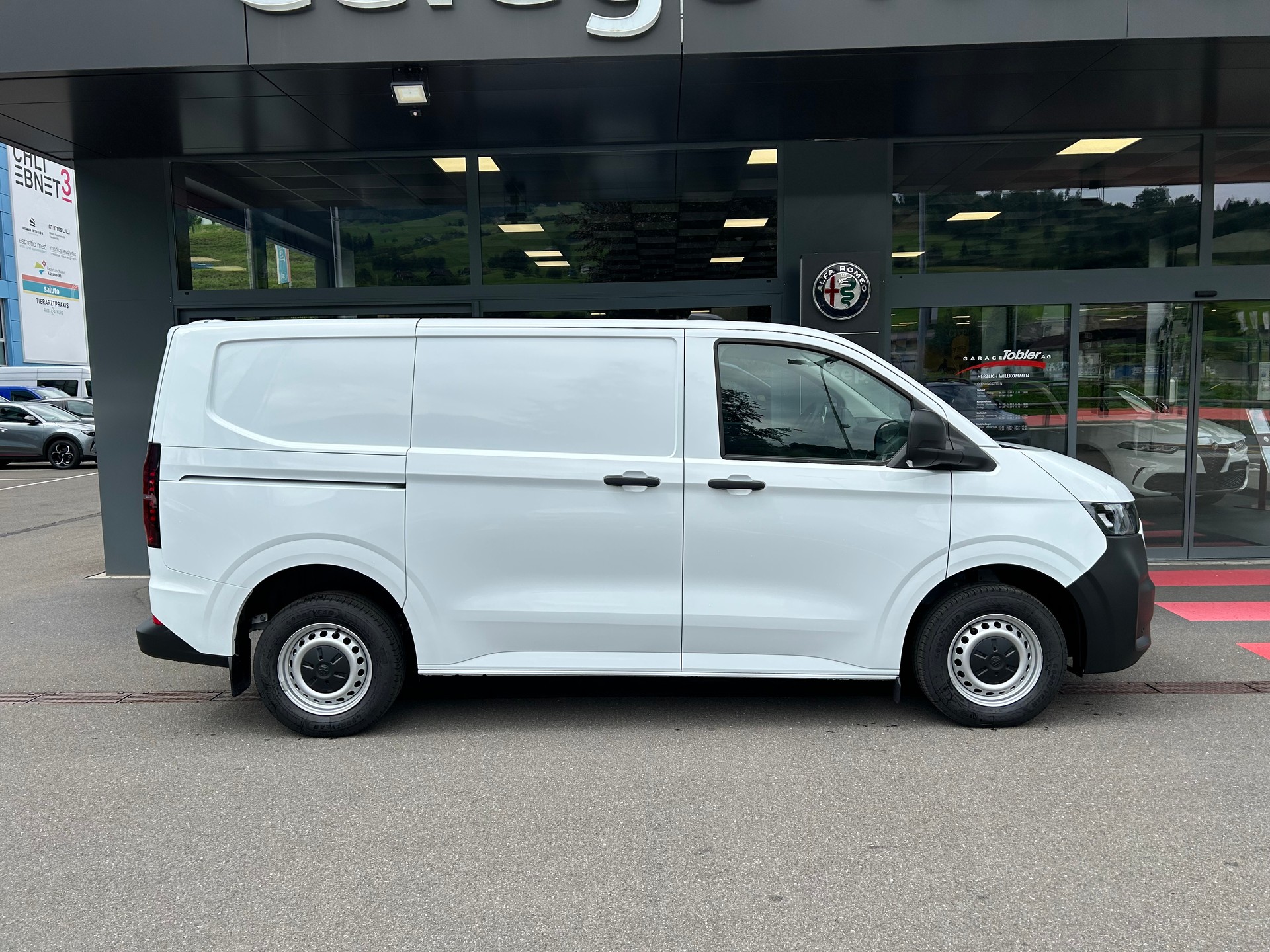 VW Transporter 2.0 TDI Automat-showroom-element-1