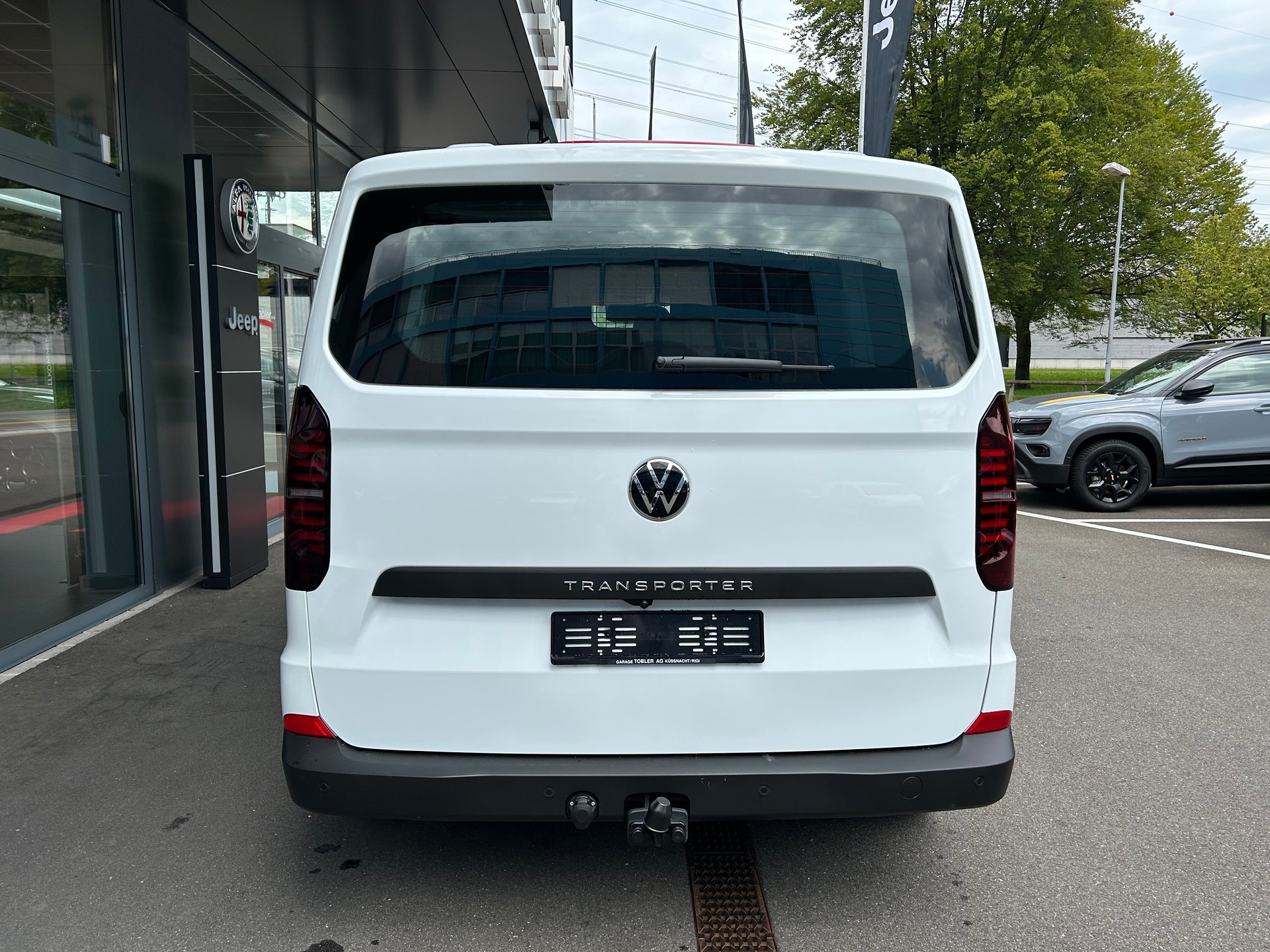 VW Transporter 2.0 TDI Automat-image-4