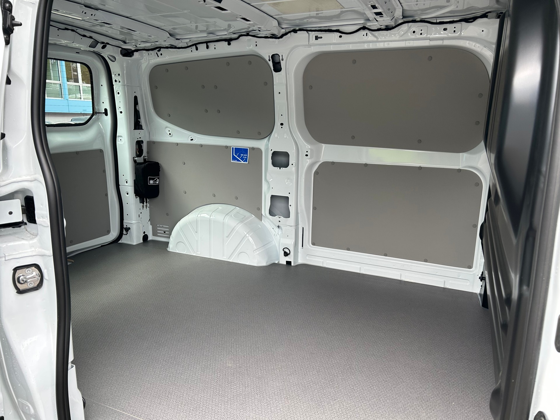 VW Transporter 2.0 TDI Automat-image-13