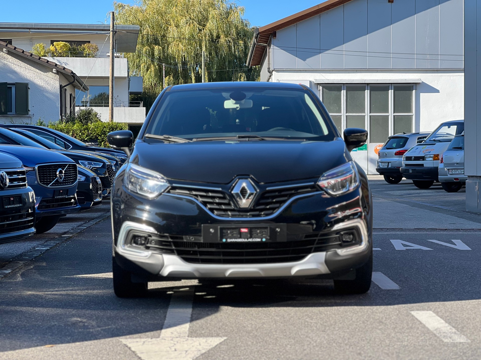 RENAULT Captur 1.3 T 16V Intens EDC-showroom-element-1