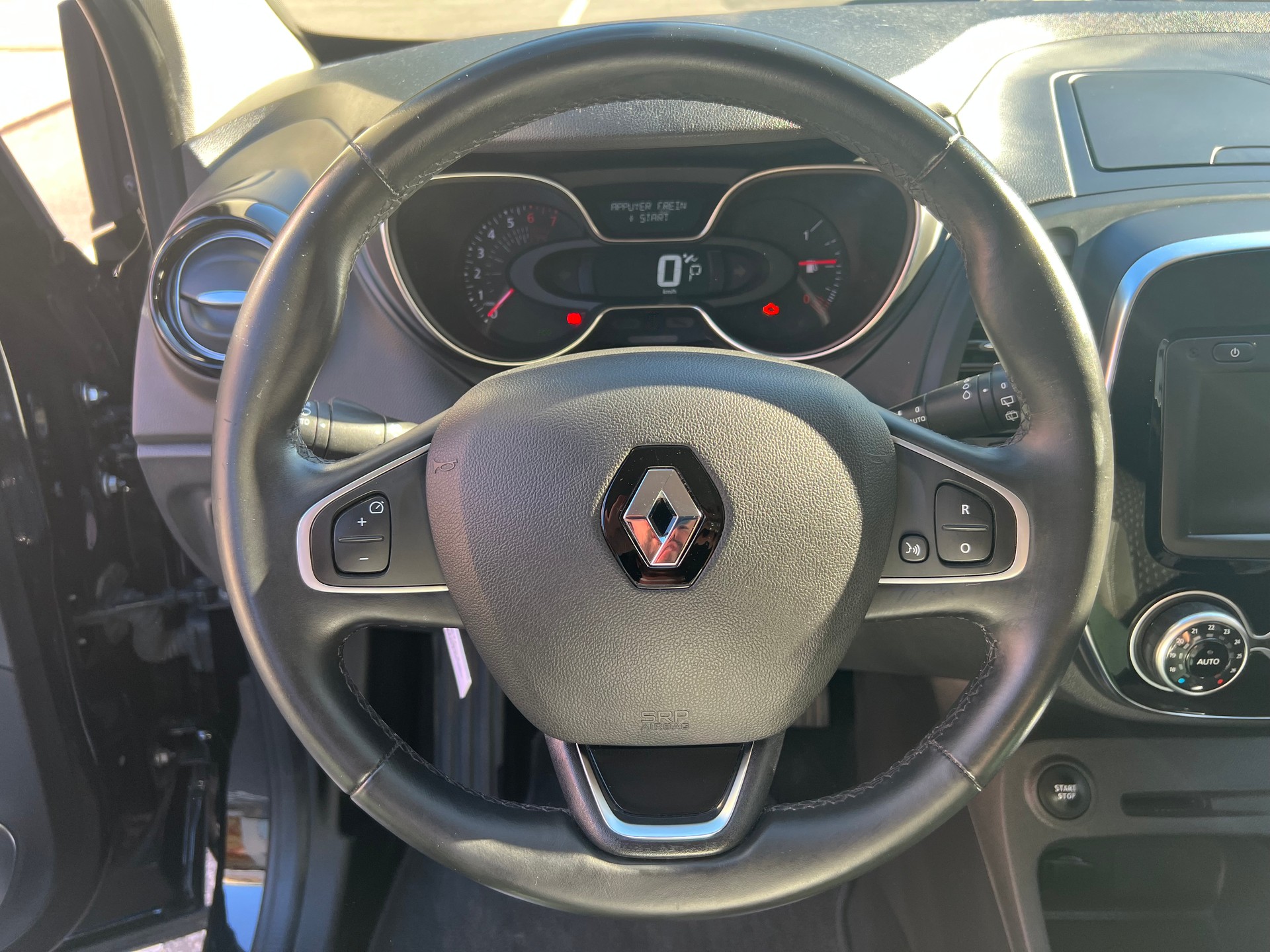 RENAULT Captur 1.3 T 16V Intens EDC-image-11