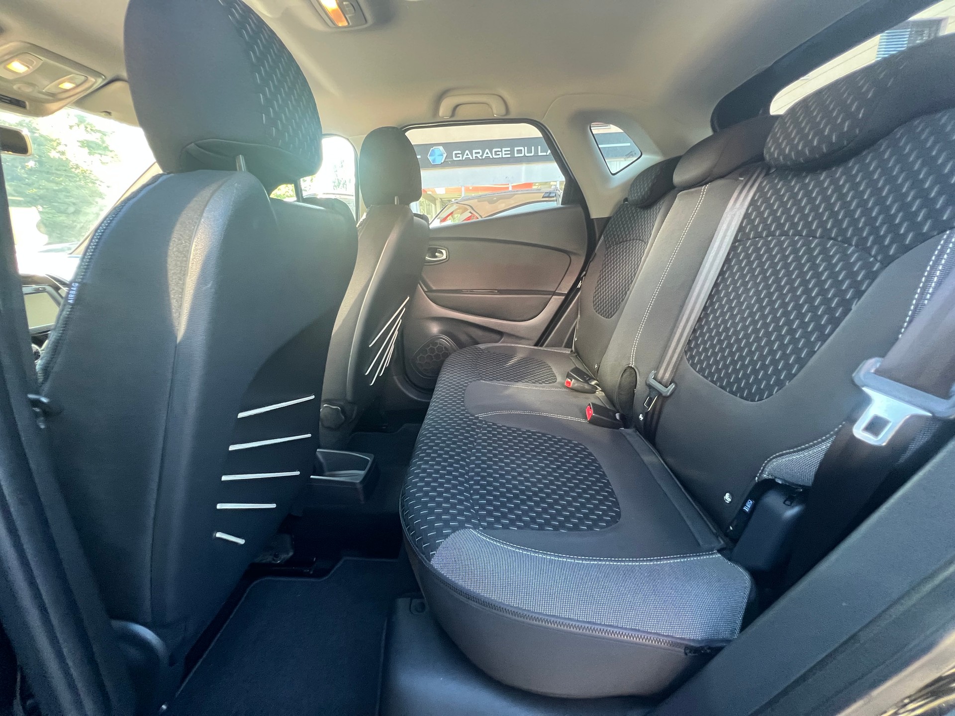 RENAULT Captur 1.3 T 16V Intens EDC-image-9