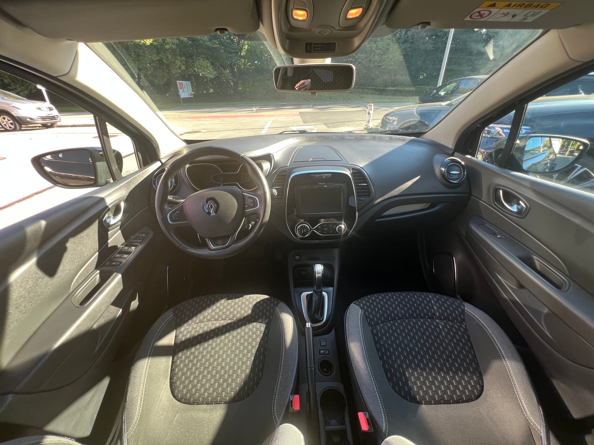 RENAULT Captur 1.3 T 16V Intens EDC-image-12