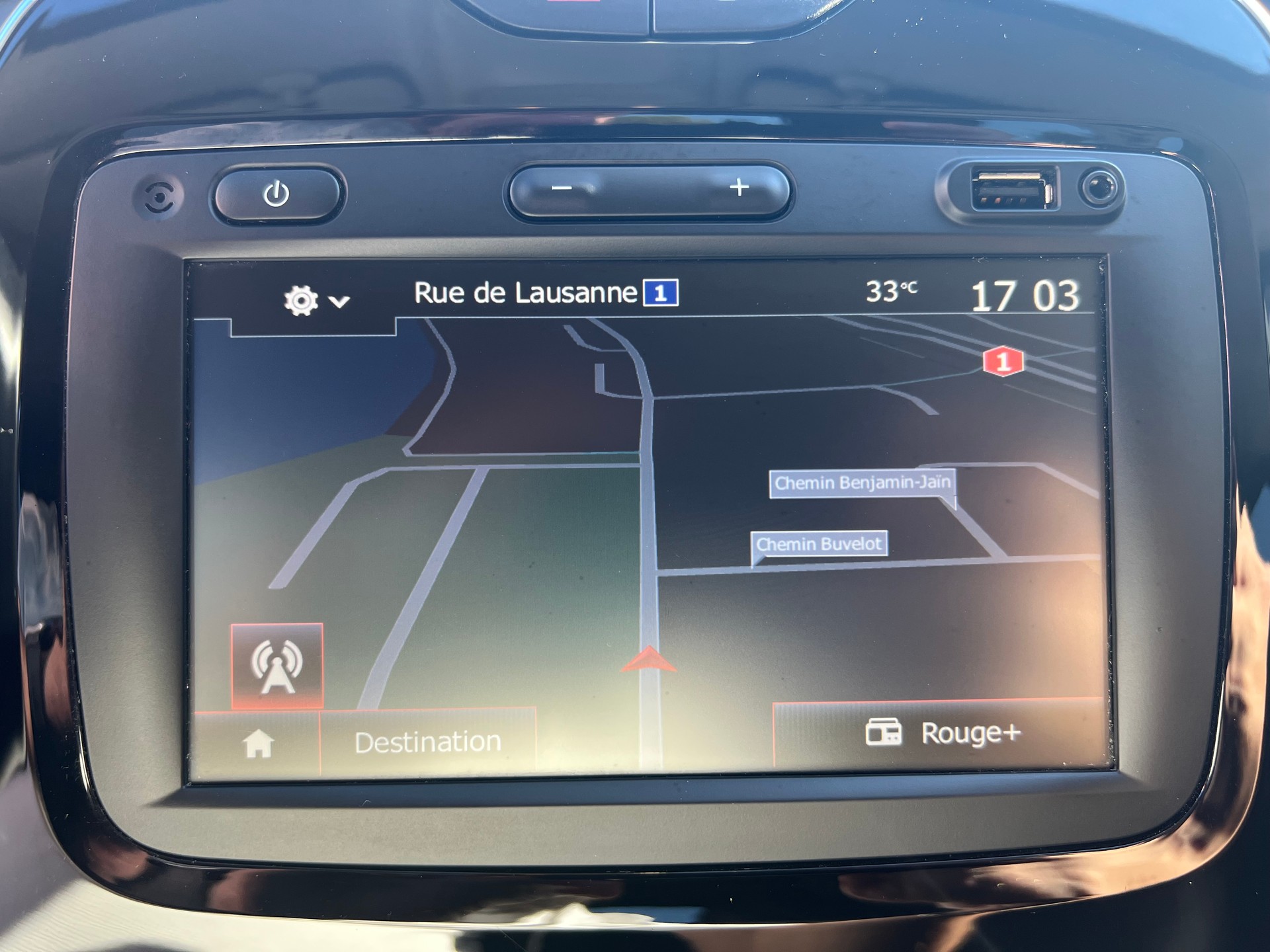 RENAULT Captur 1.3 T 16V Intens EDC-image-15