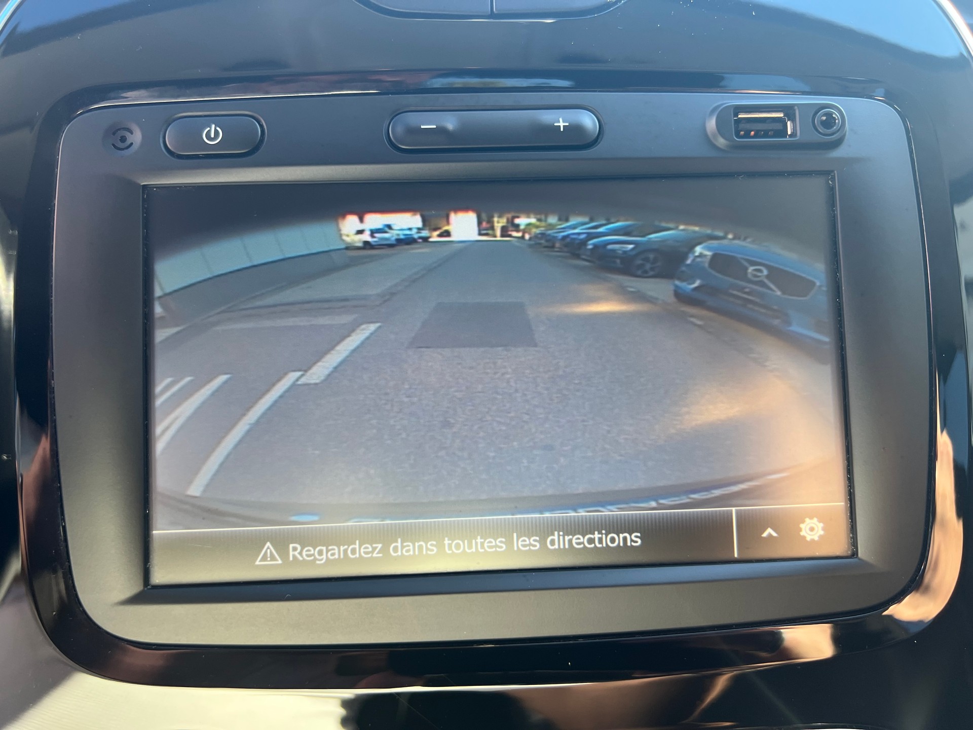 RENAULT Captur 1.3 T 16V Intens EDC-image-14