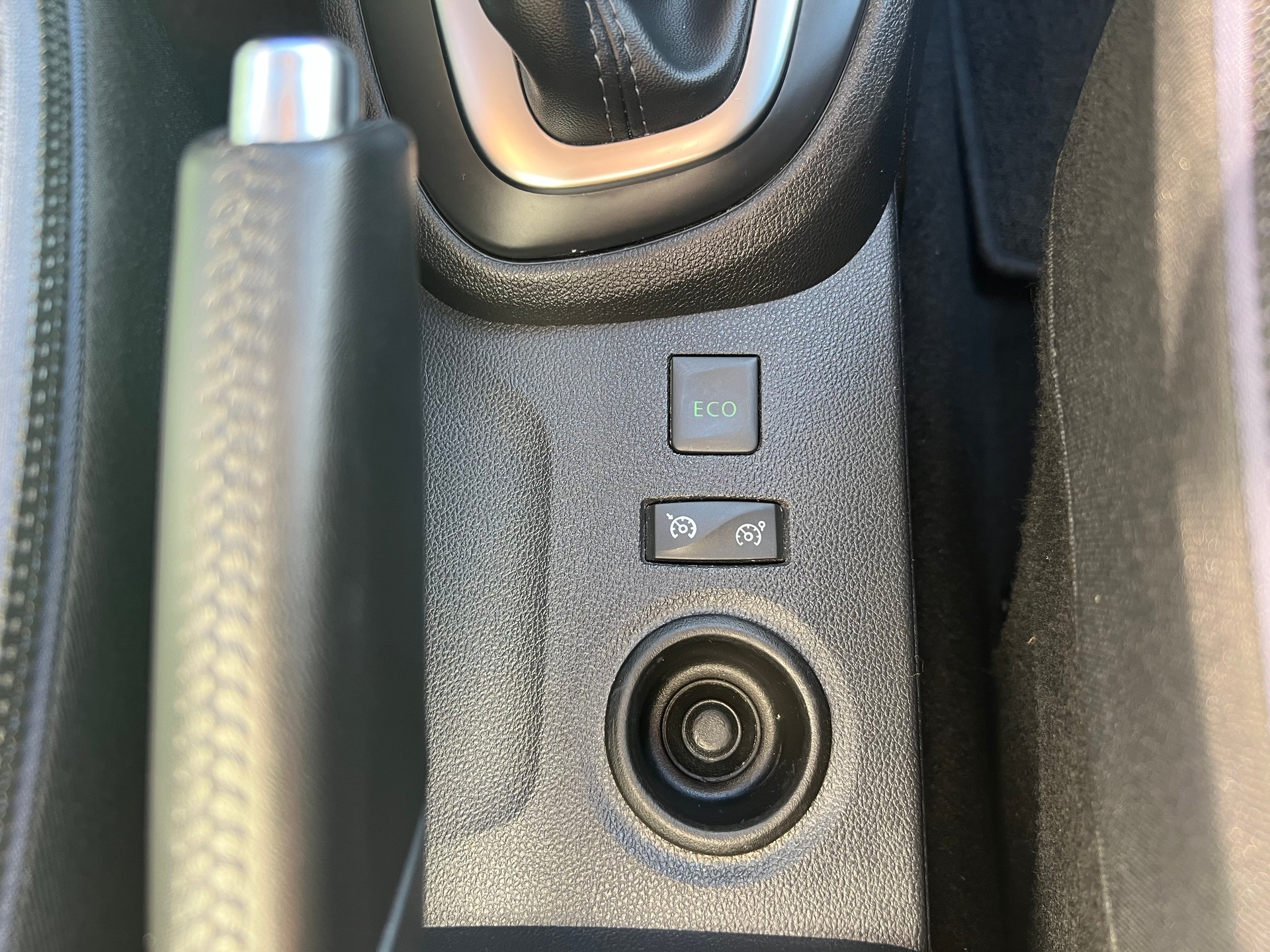 RENAULT Captur 1.3 T 16V Intens EDC-image-16