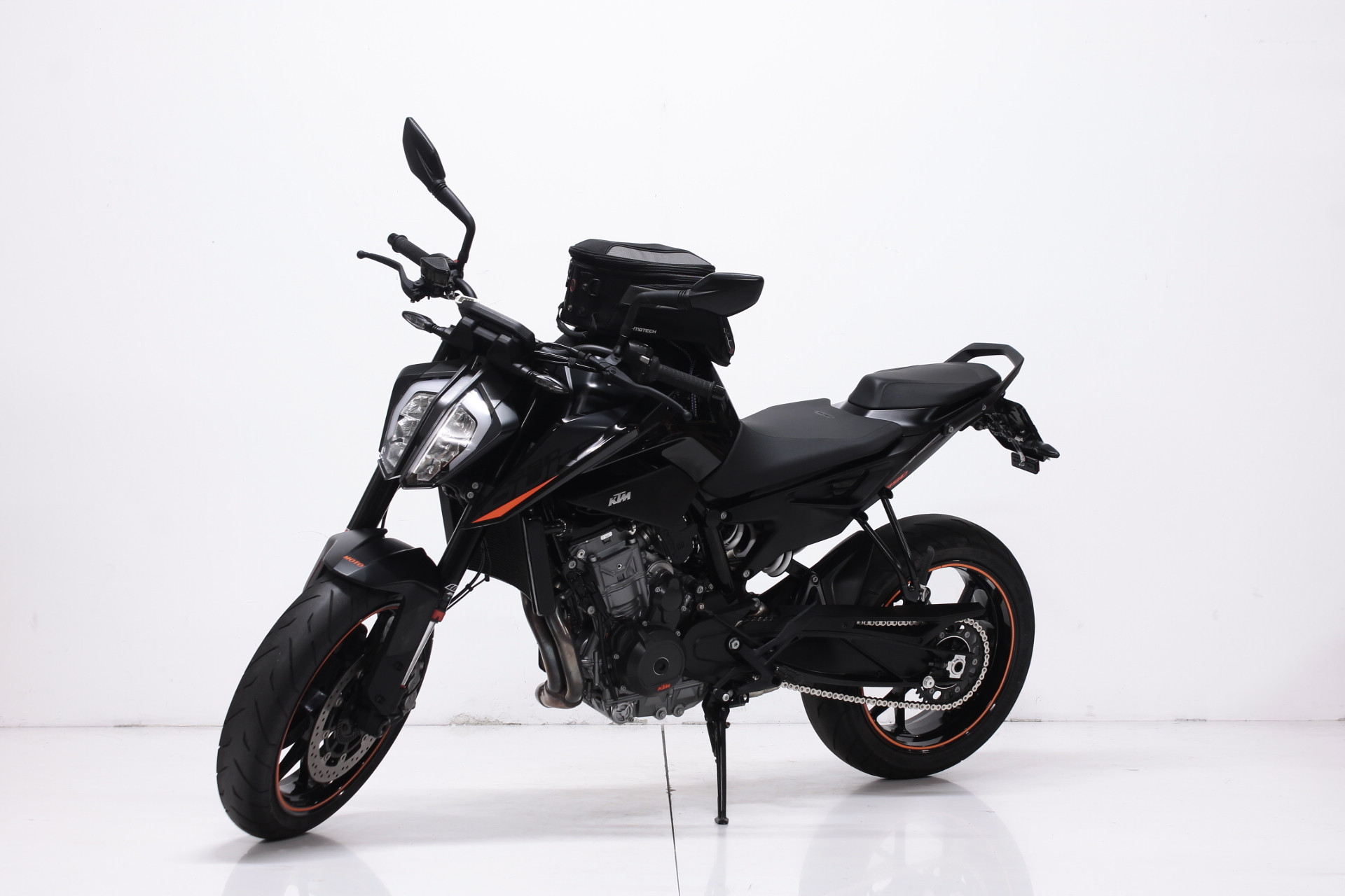 KTM 890 Duke-showroom-element-3