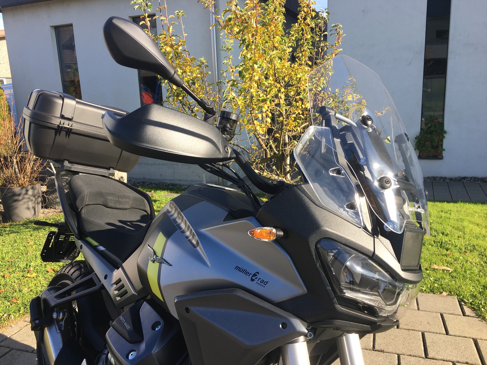 MOTO GUZZI Stelvio PFF Rider Assistance Solution-showroom-element-1