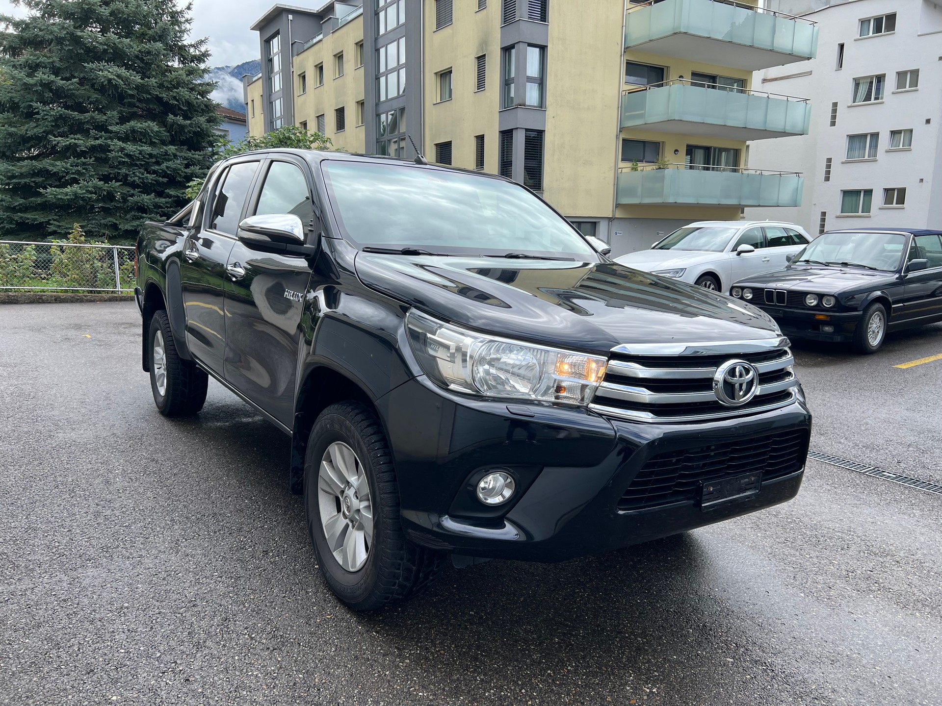 TOYOTA Hilux 2.4D-4D Sol DoubleCab 4x4 A-showroom-element-2