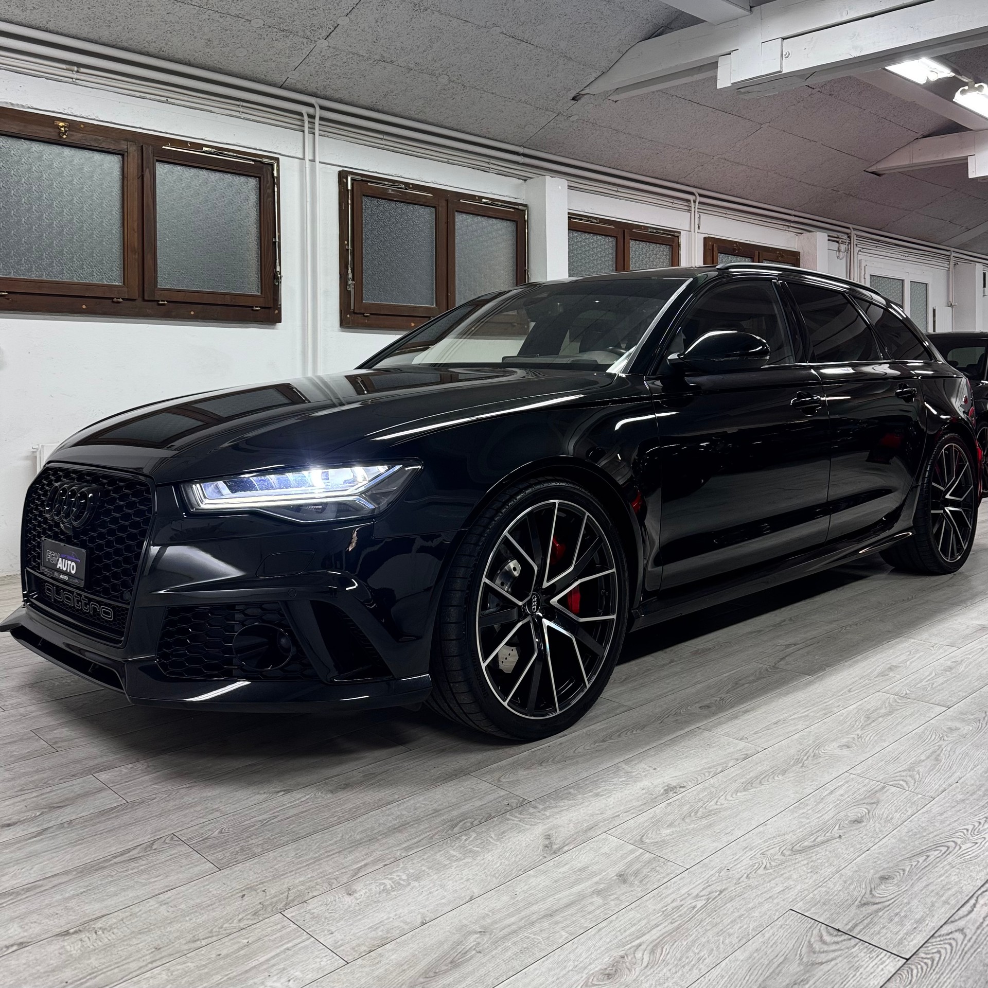 AUDI RS6 Avant 4.0 TFSI V8 performance quattro * Akrapovic *