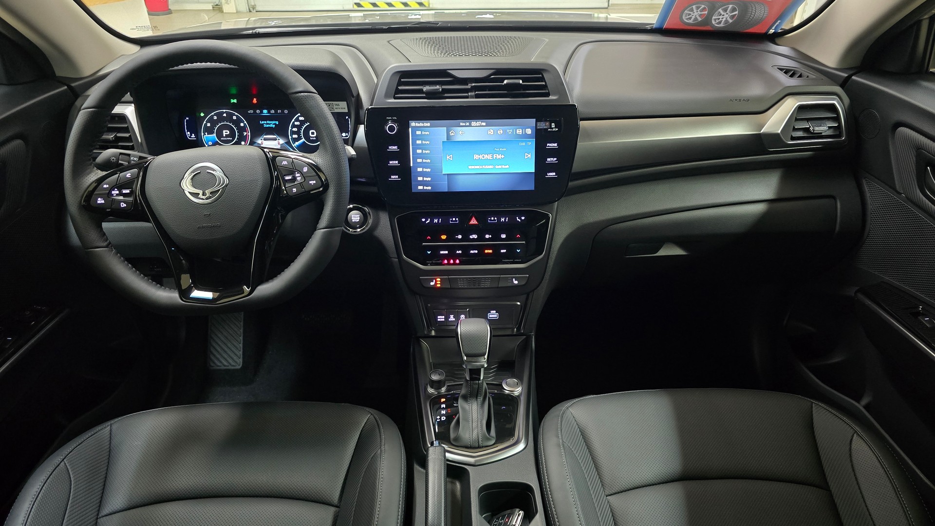 KGM-SsangYong Tivoli 1.5TGDI Plat 4WD A-image-4