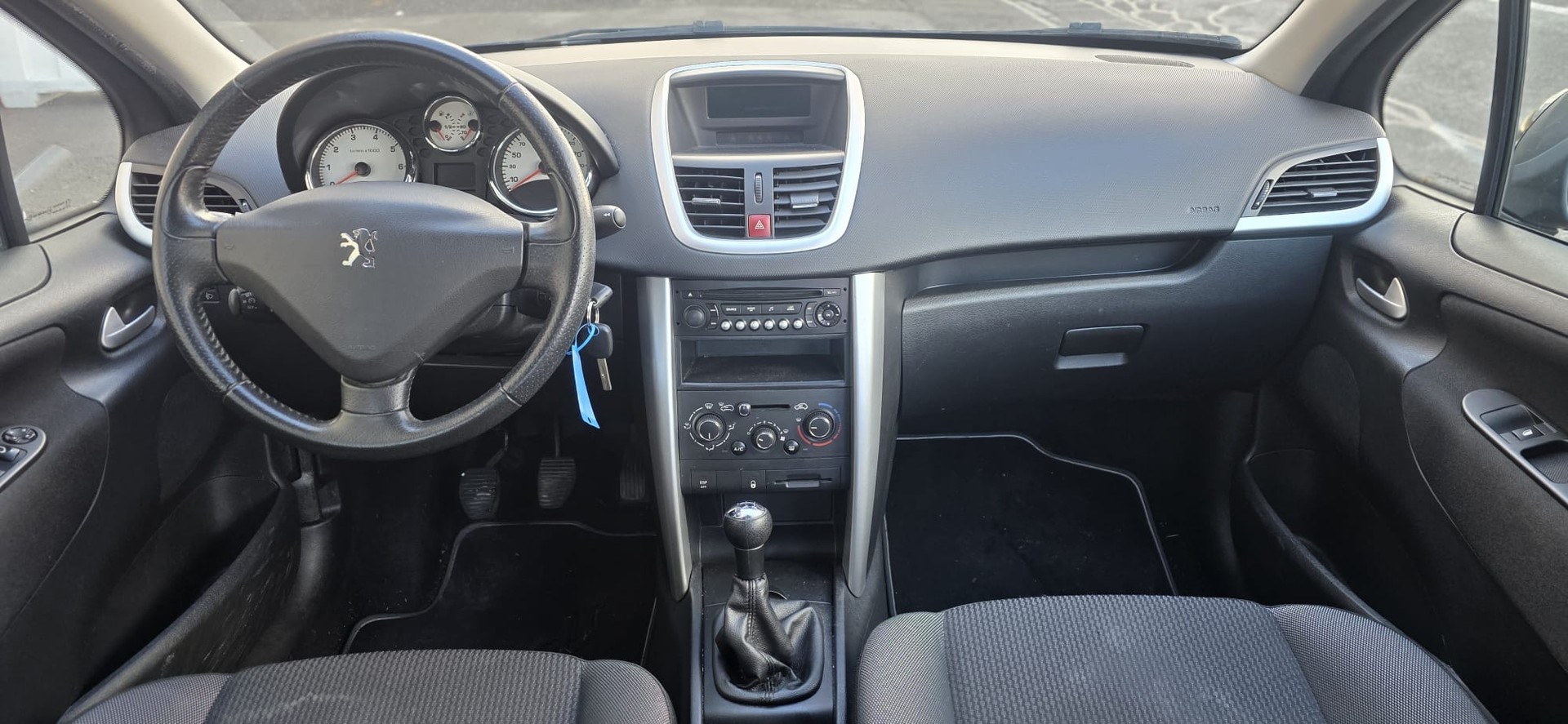 PEUGEOT 207 1.4 16V Sport-image-11