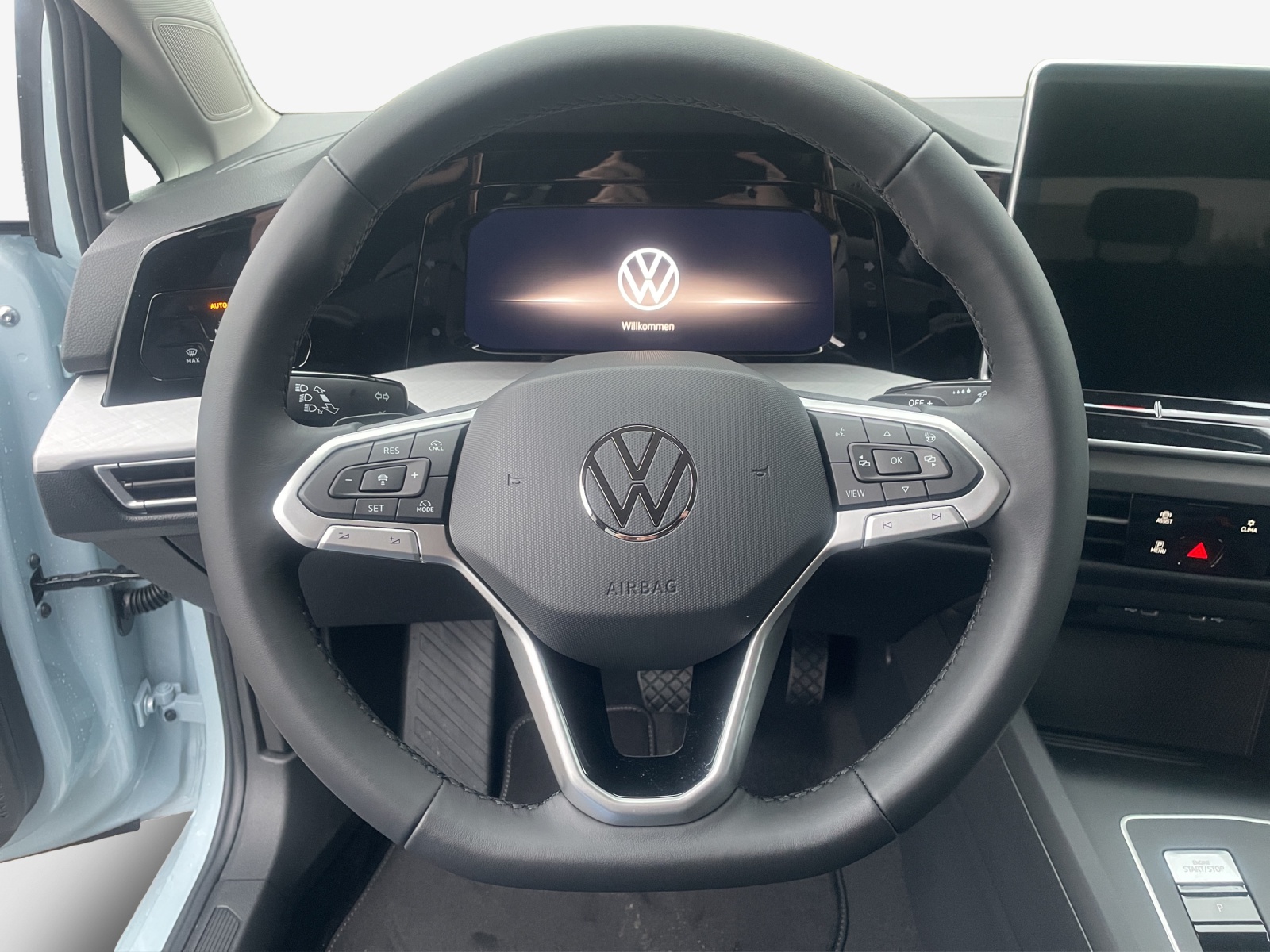 VW Golf 1.5 e TSI mHEV United DSG-image-9