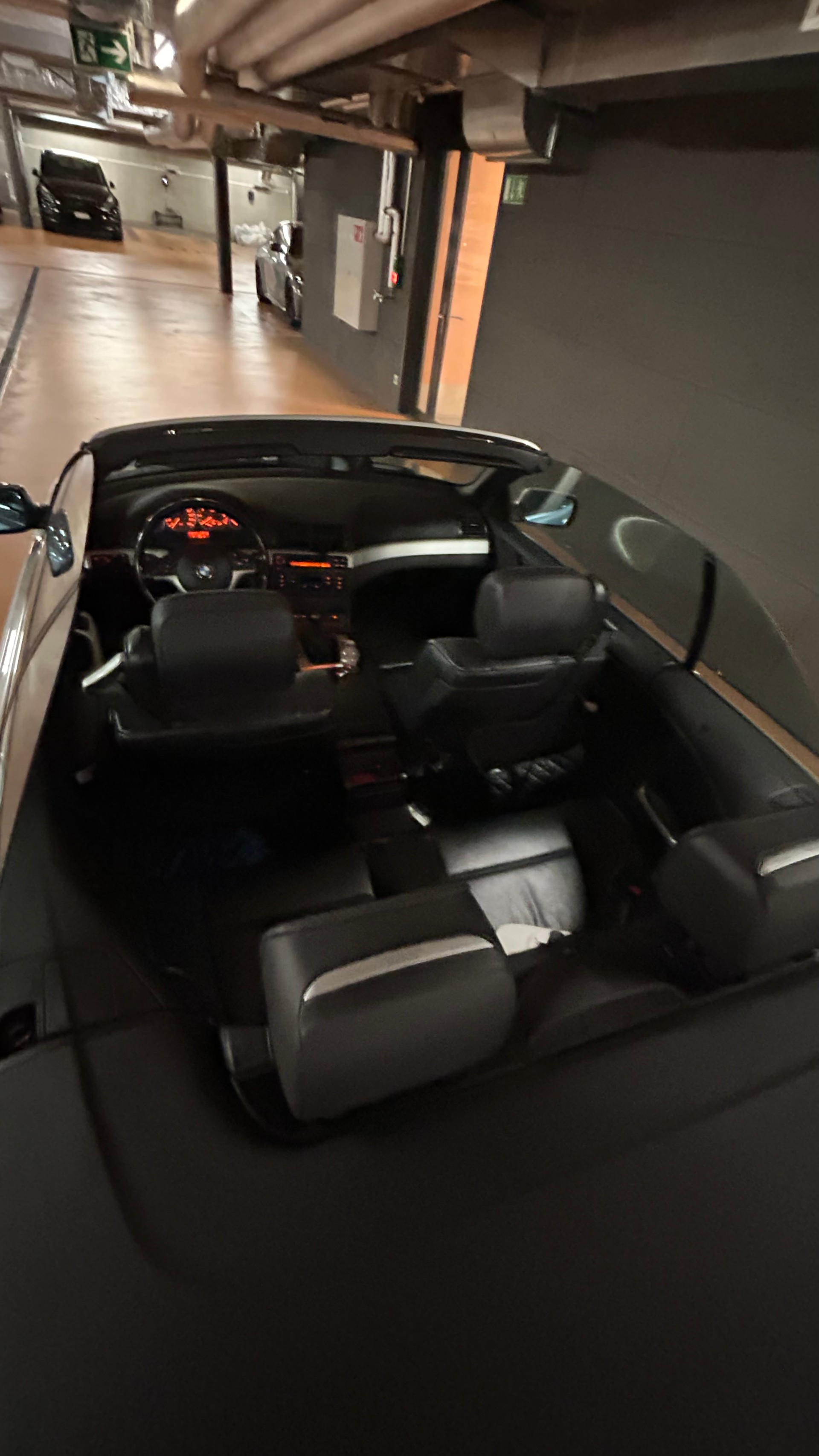 BMW 330Ci Cabriolet-image-4