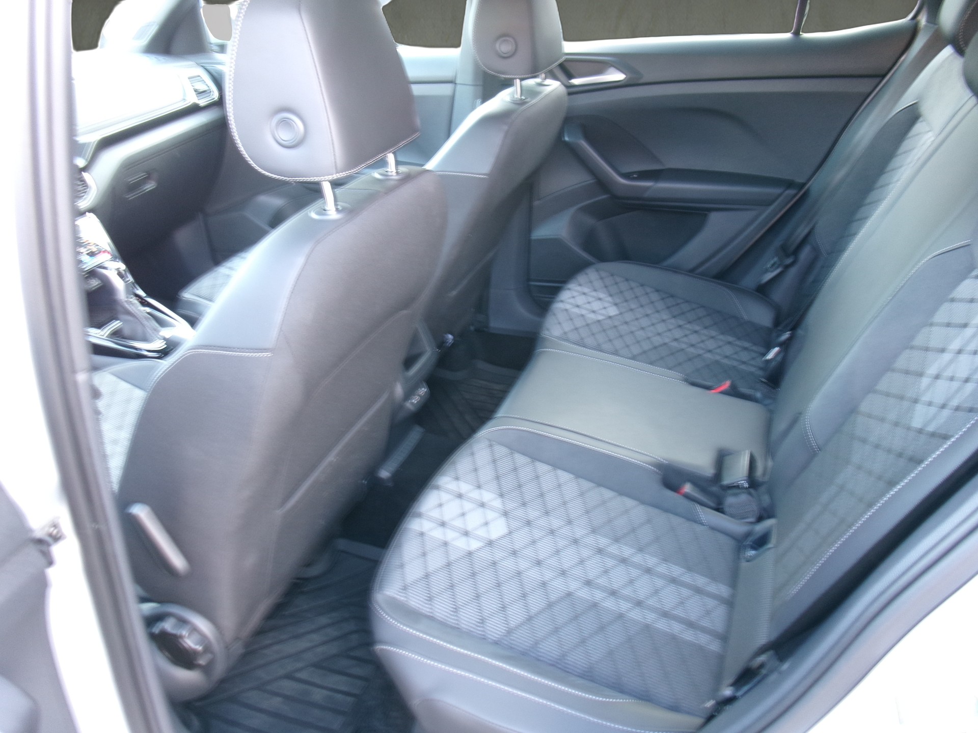 VW T-Cross 1.5 TSI EVO ACT R-Line DSG-image-6