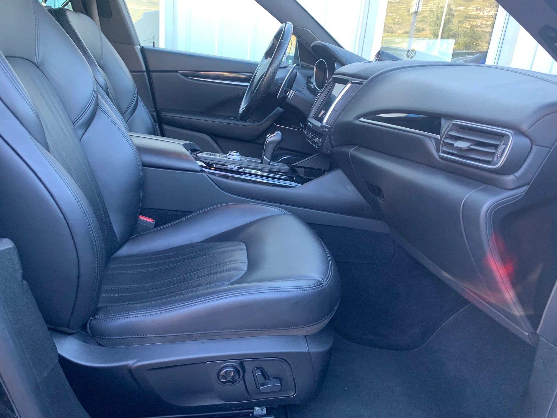 MASERATI Levante S 3.0 V6 Automatica-image-14