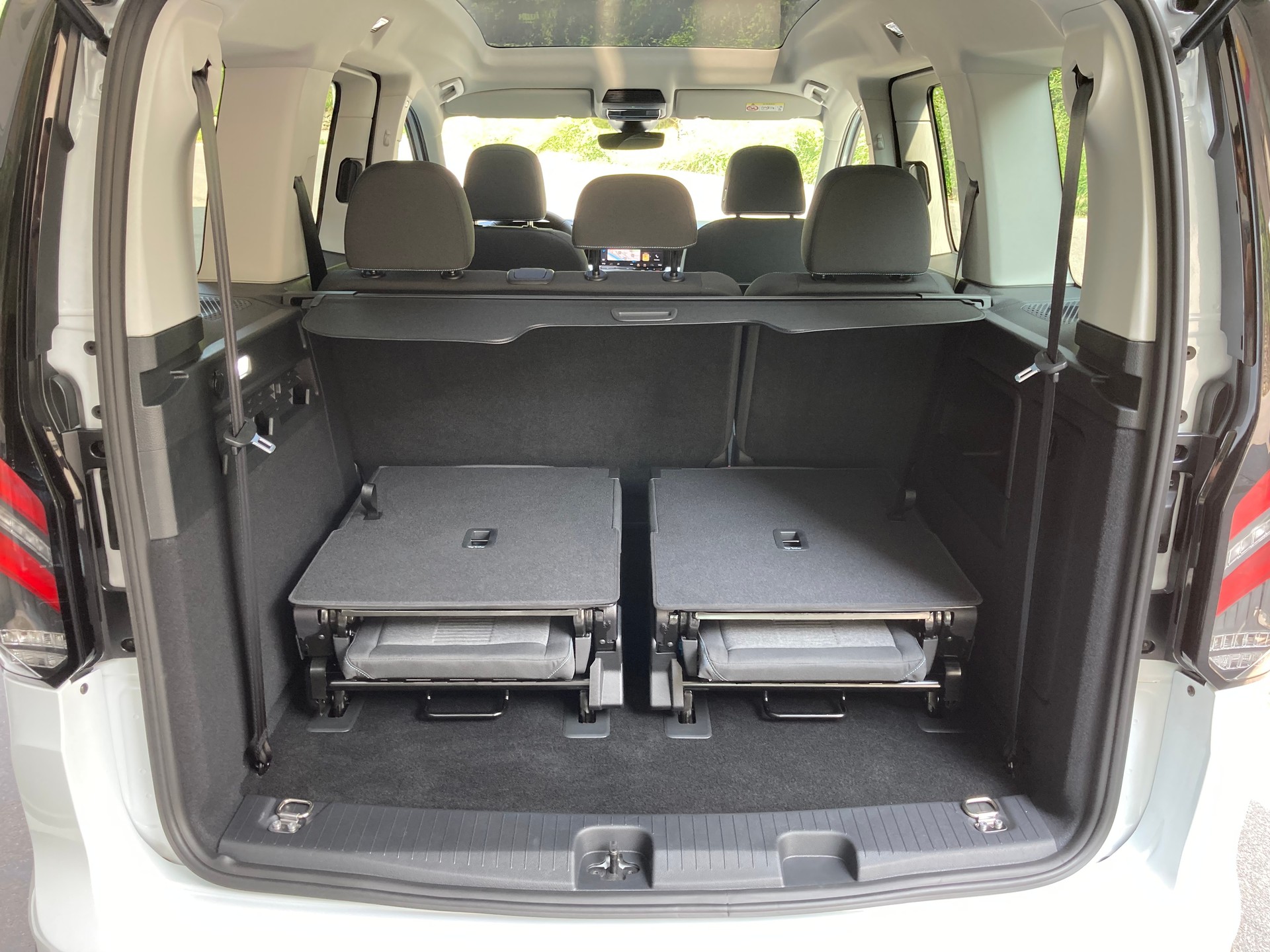 FORD Tourneo Connect 2.0 EcoBlue AWD Active-image-16