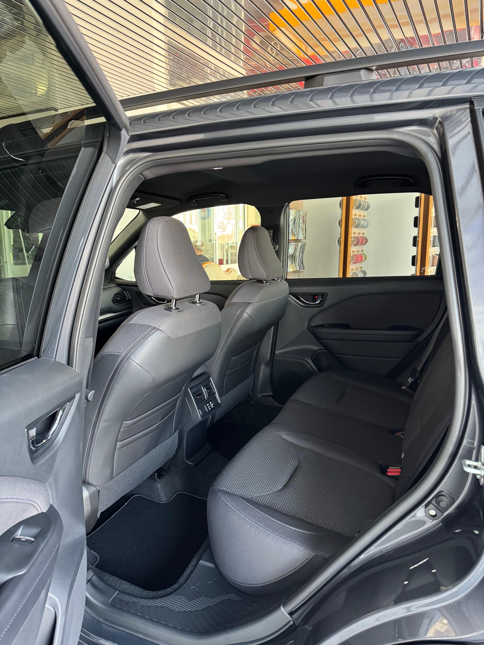 SUBARU Forester Station 2.0i e-Boxer Swiss Plus-image-6
