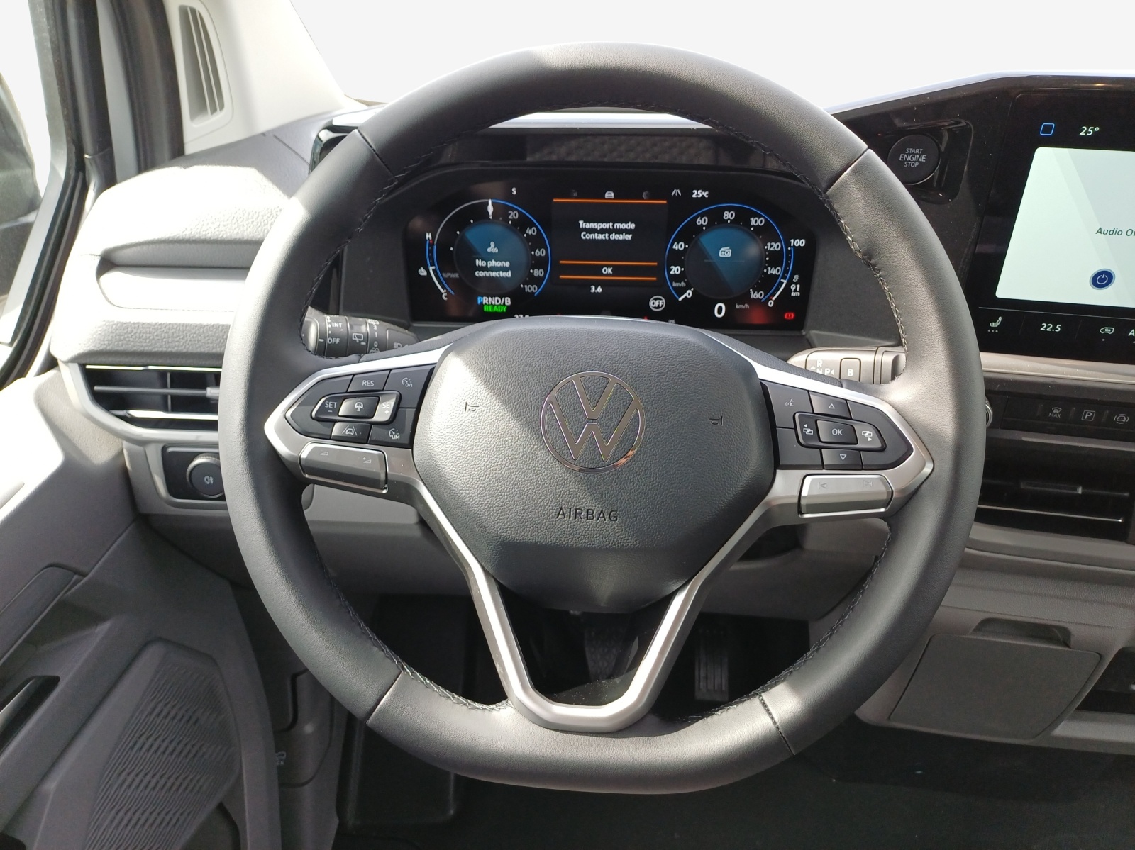 VW Caravelle BEV Life-image-9