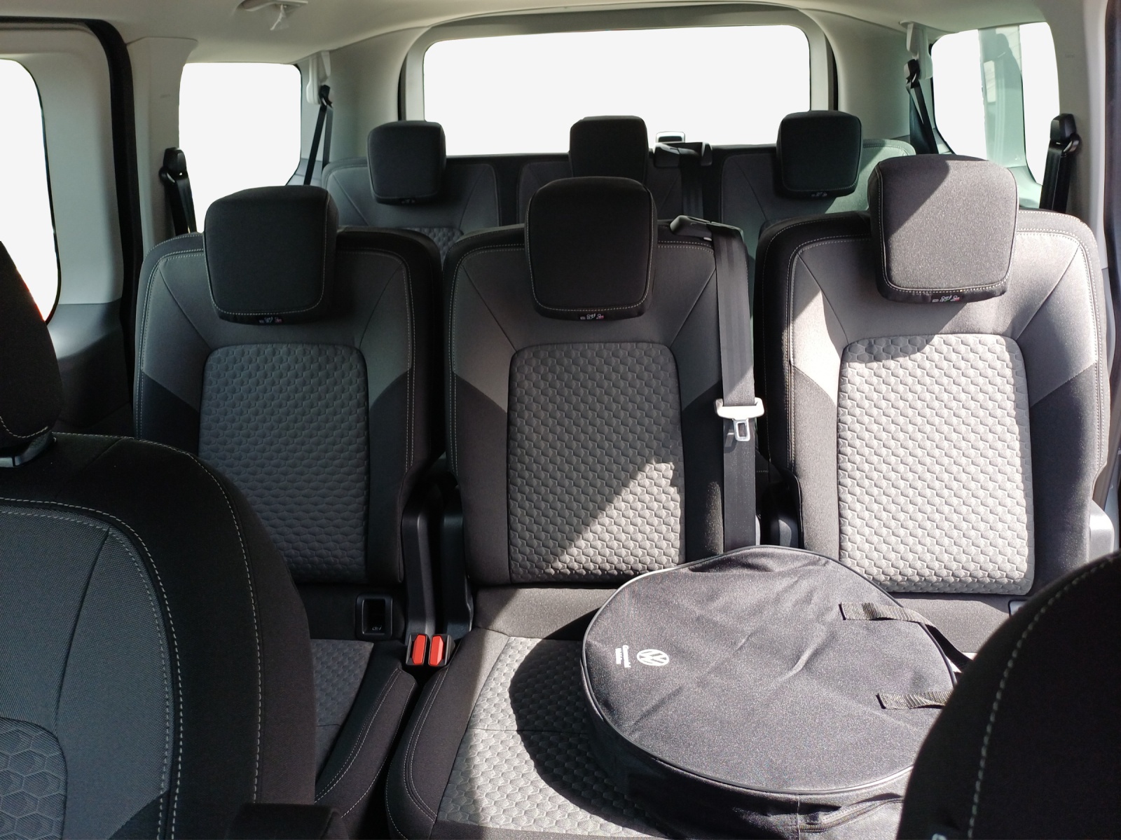 VW Caravelle BEV Life-image-15