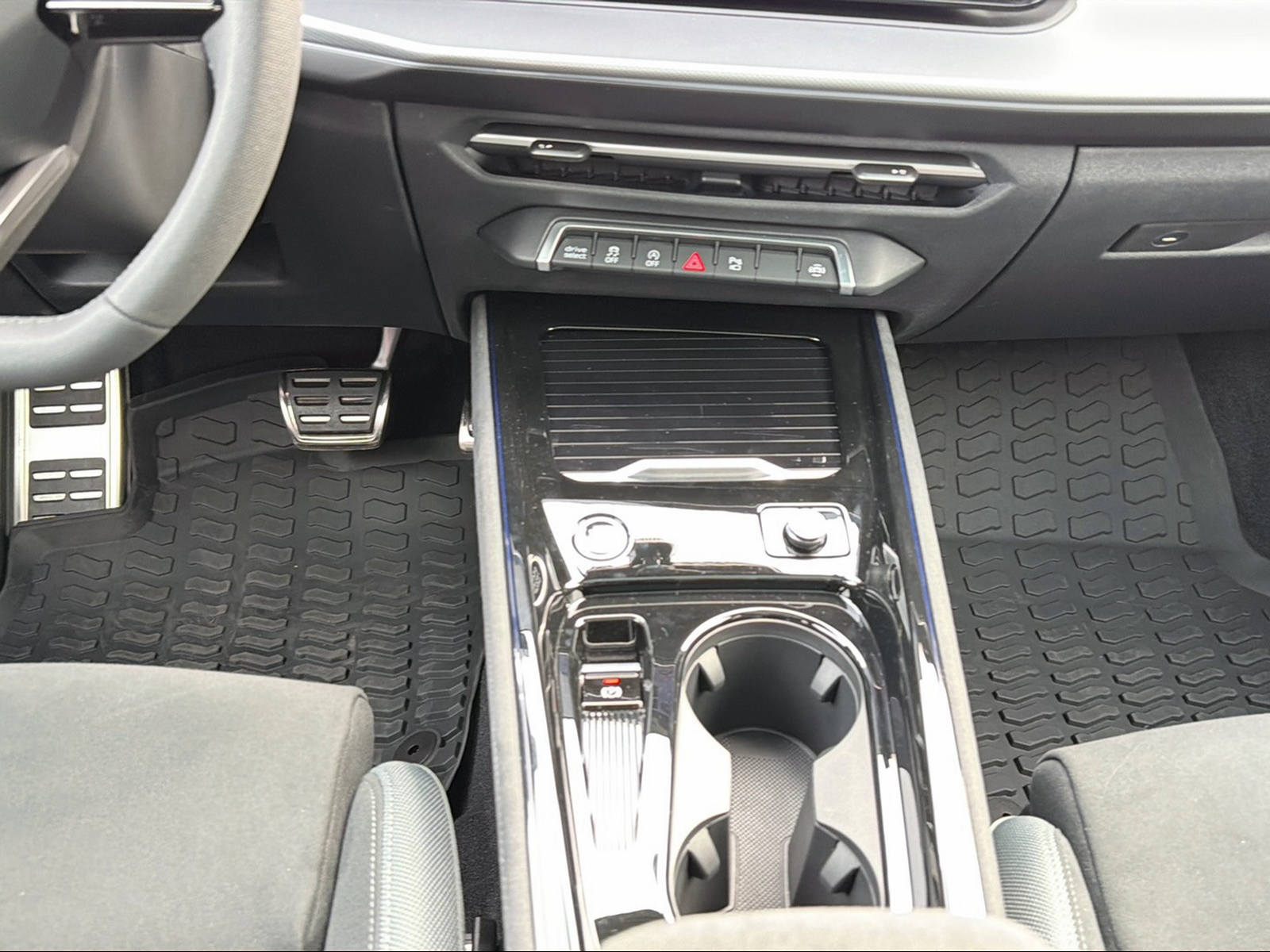 AUDI Q3 SUV TFSI quattro 195 kW S tronic-image-11