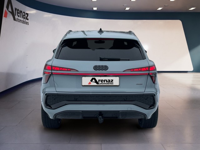 AUDI Q3 SUV TFSI quattro 195 kW S tronic-image-3