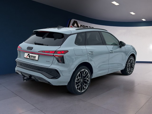 AUDI Q3 SUV TFSI quattro 195 kW S tronic-image-4
