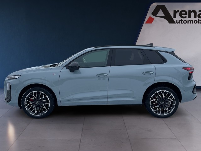 AUDI Q3 SUV TFSI quattro 195 kW S tronic-image-1