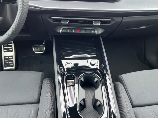 AUDI Q3 SUV TFSI quattro 195 kW S tronic-image-14