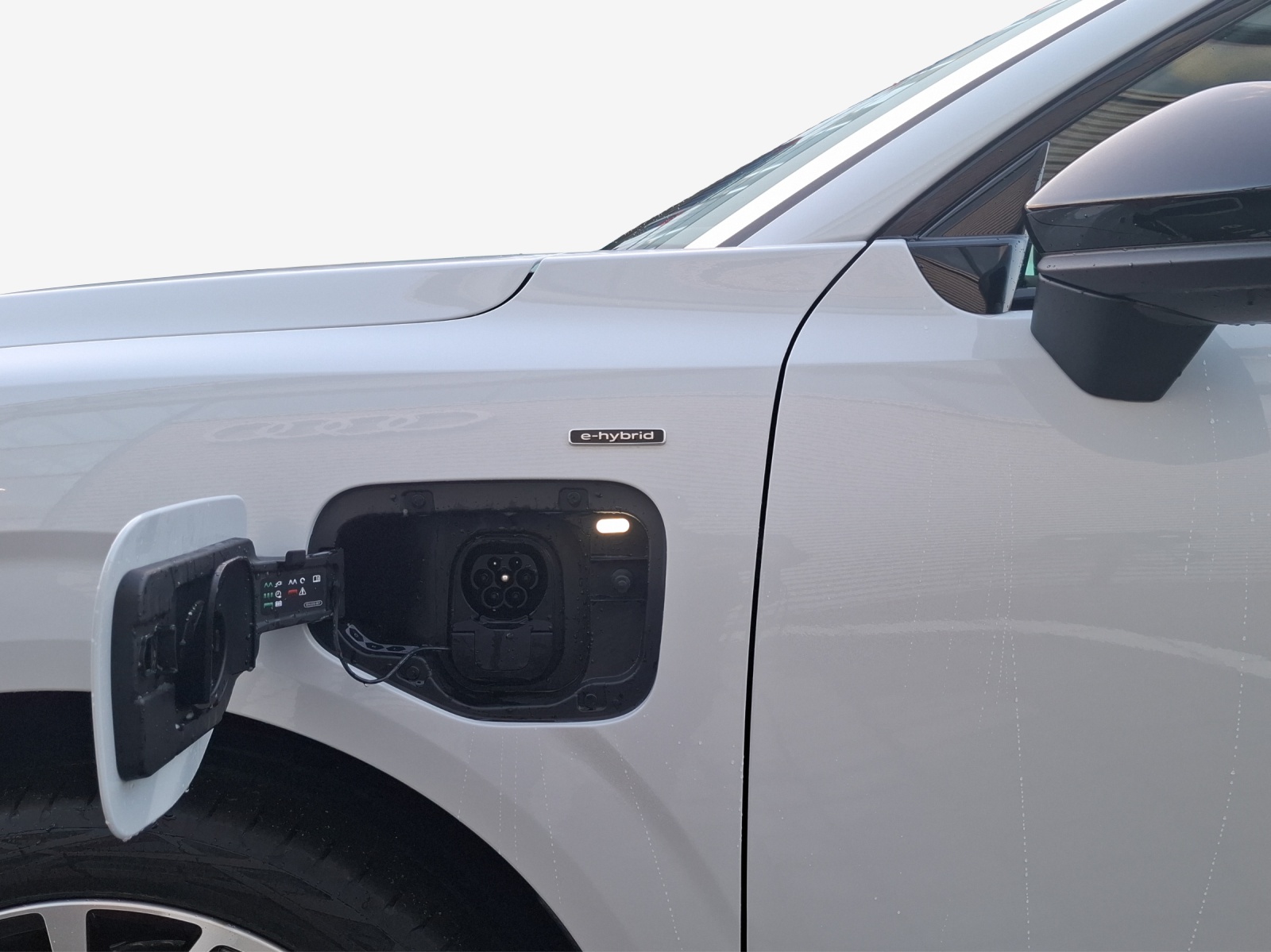 AUDI Q3 Sportback e-hybrid 200 kW S tronig-image-14