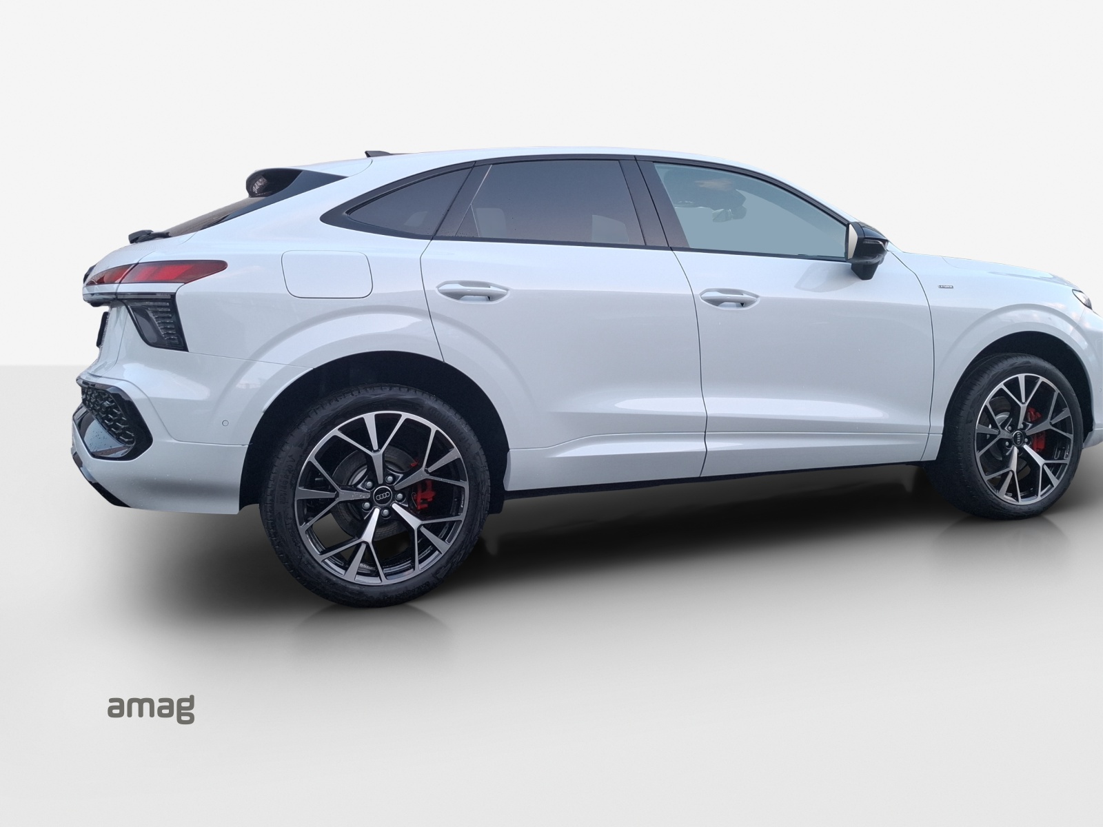 AUDI Q3 Sportback e-hybrid 200 kW S tronig-image-4
