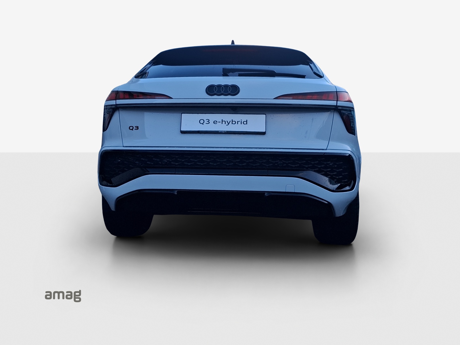 AUDI Q3 Sportback e-hybrid 200 kW S tronig-image-3
